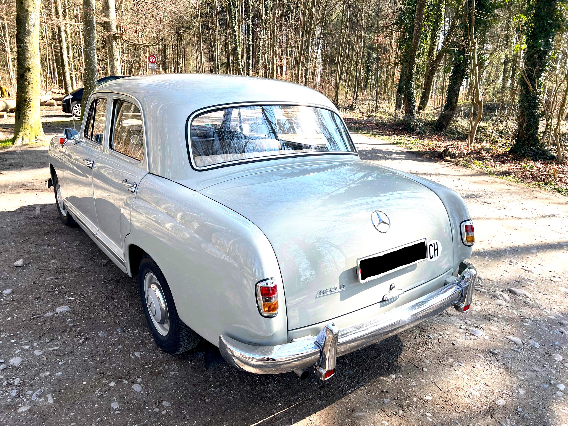 MERCEDES-BENZ 180D-image-10