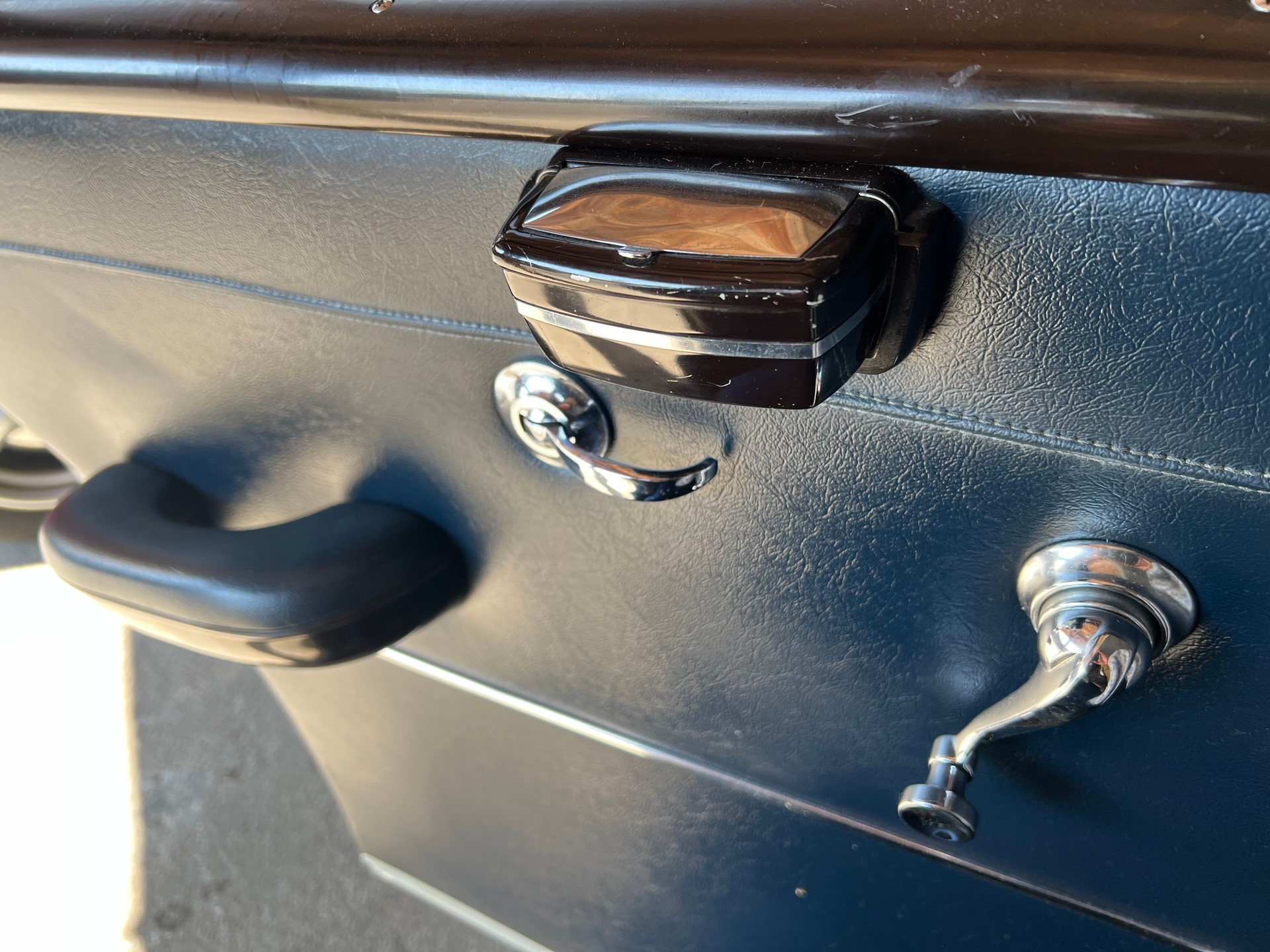 MERCEDES-BENZ 180D-image-1