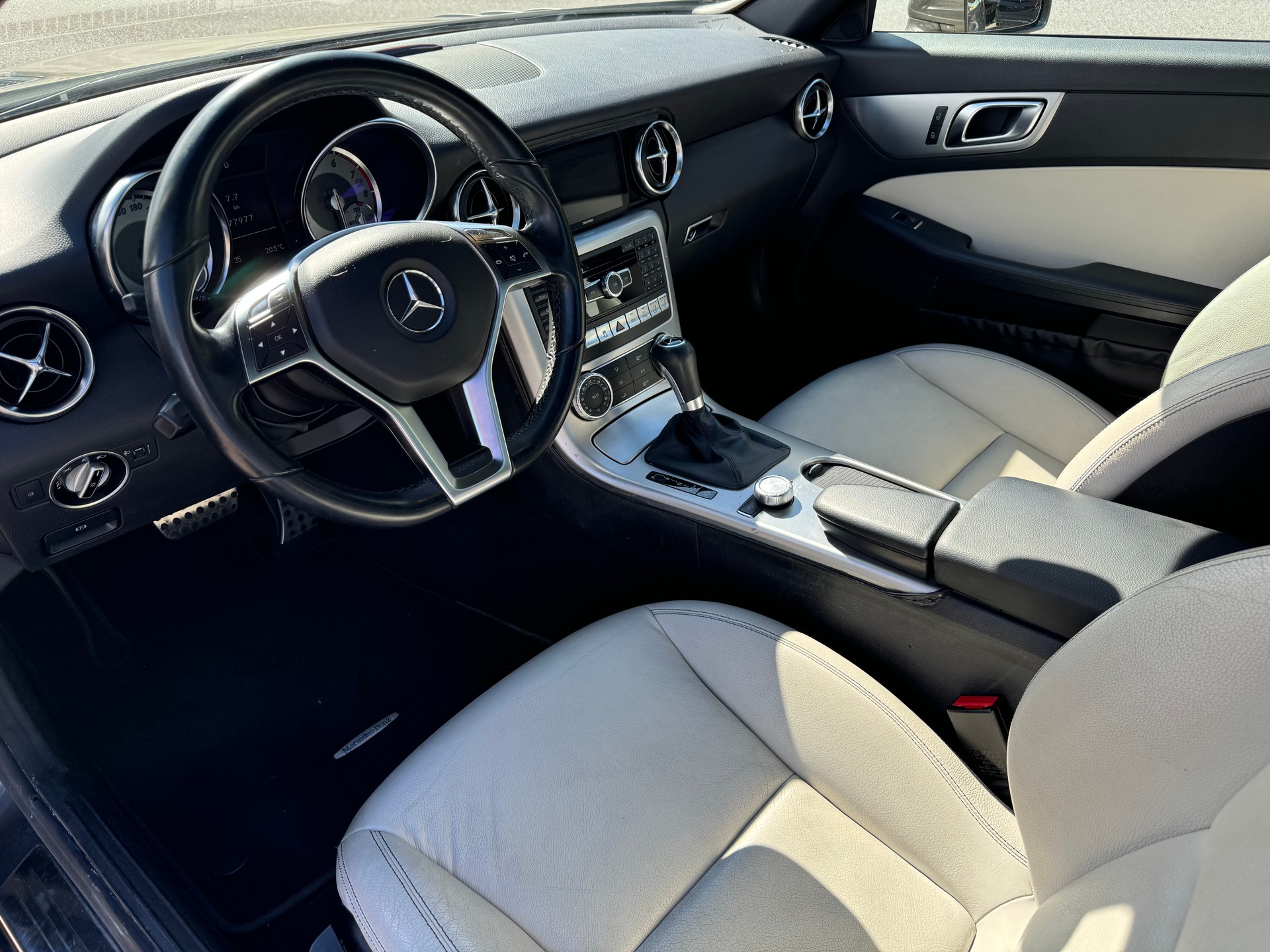 MERCEDES-BENZ SLK 200 7G-Tronic-image-8