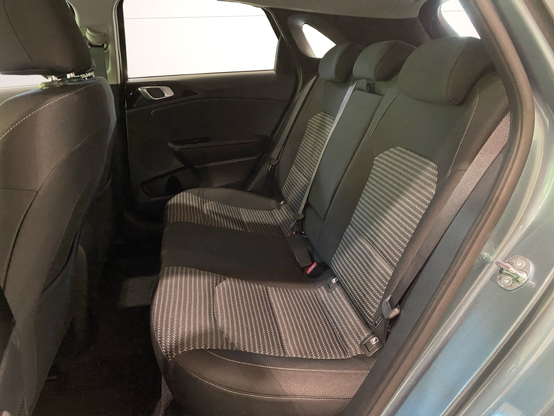 KIA Ceed 1.5 T-GDi MHEV Power DCT-image-8