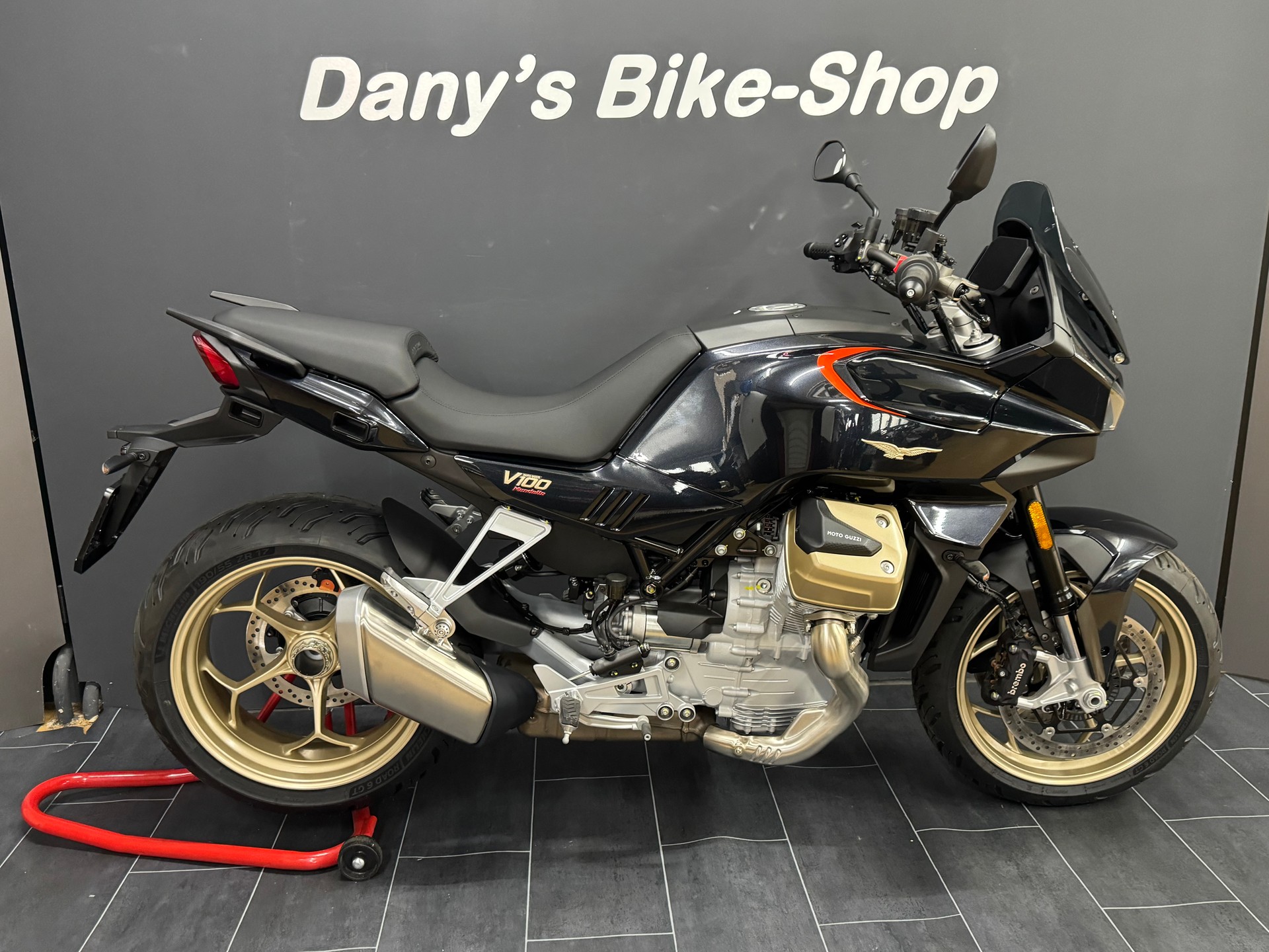 MOTO GUZZI V100 Mandello-image-2