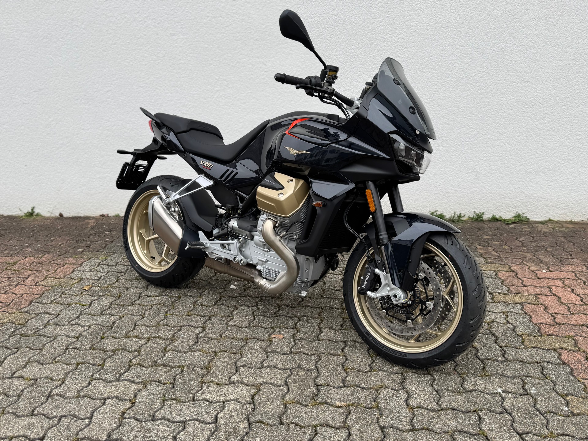 MOTO GUZZI V100 Mandello-image-4