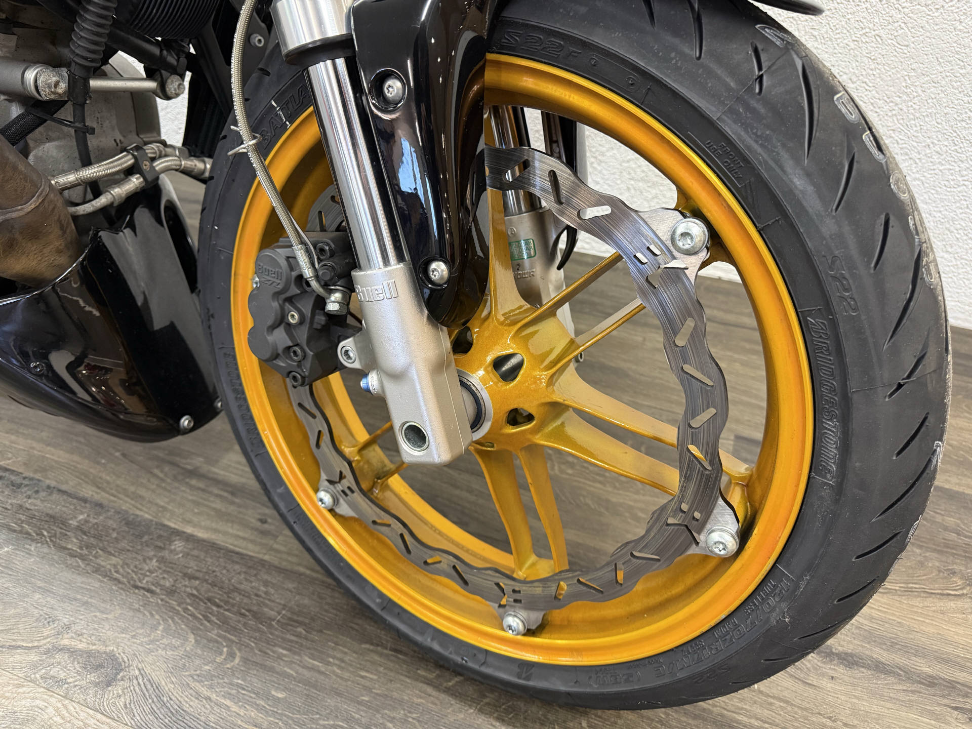 BUELL XB12R-showroom-element-2