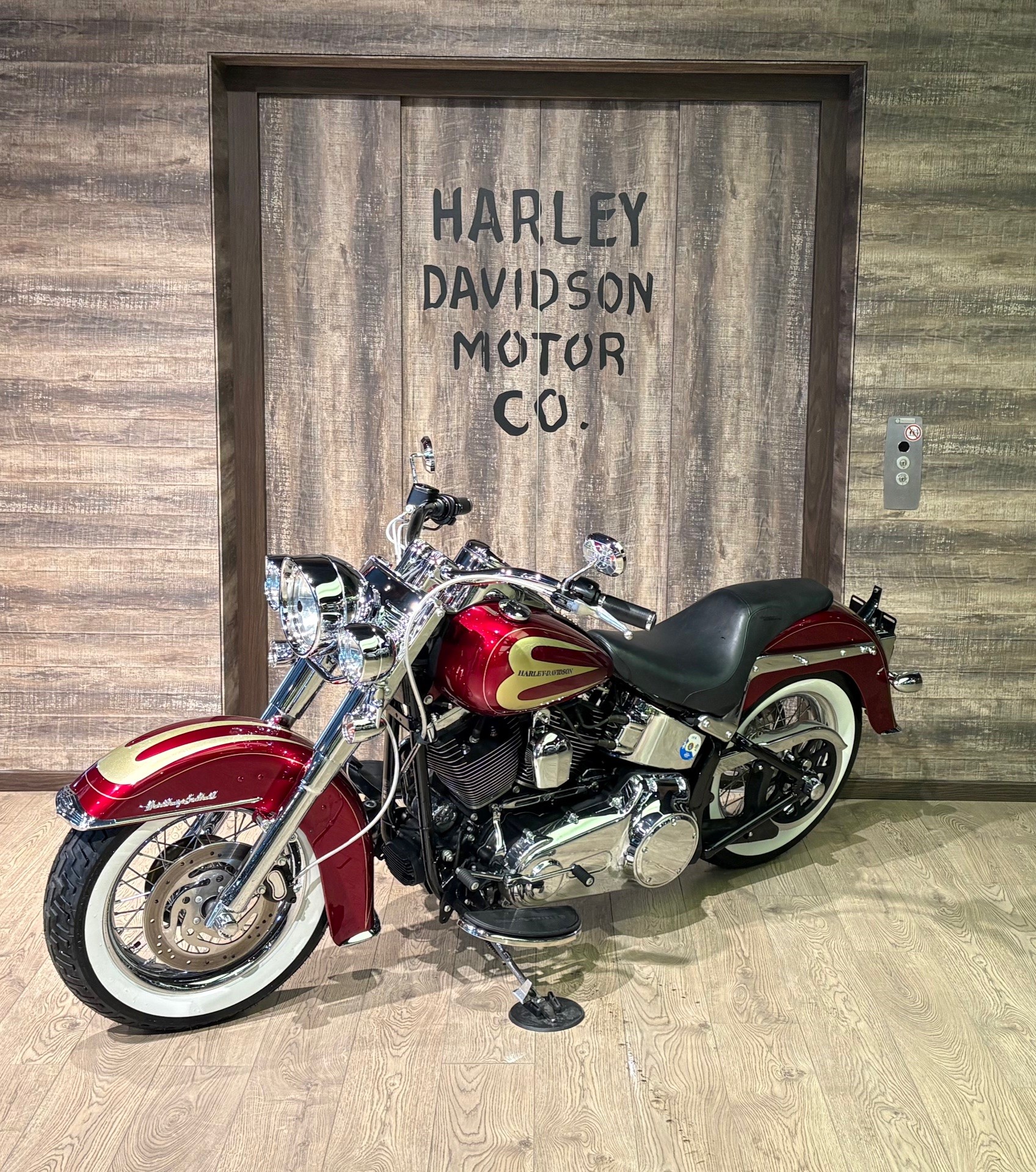 HARLEY-DAVIDSON FLSTCI Softail Classic-image-2