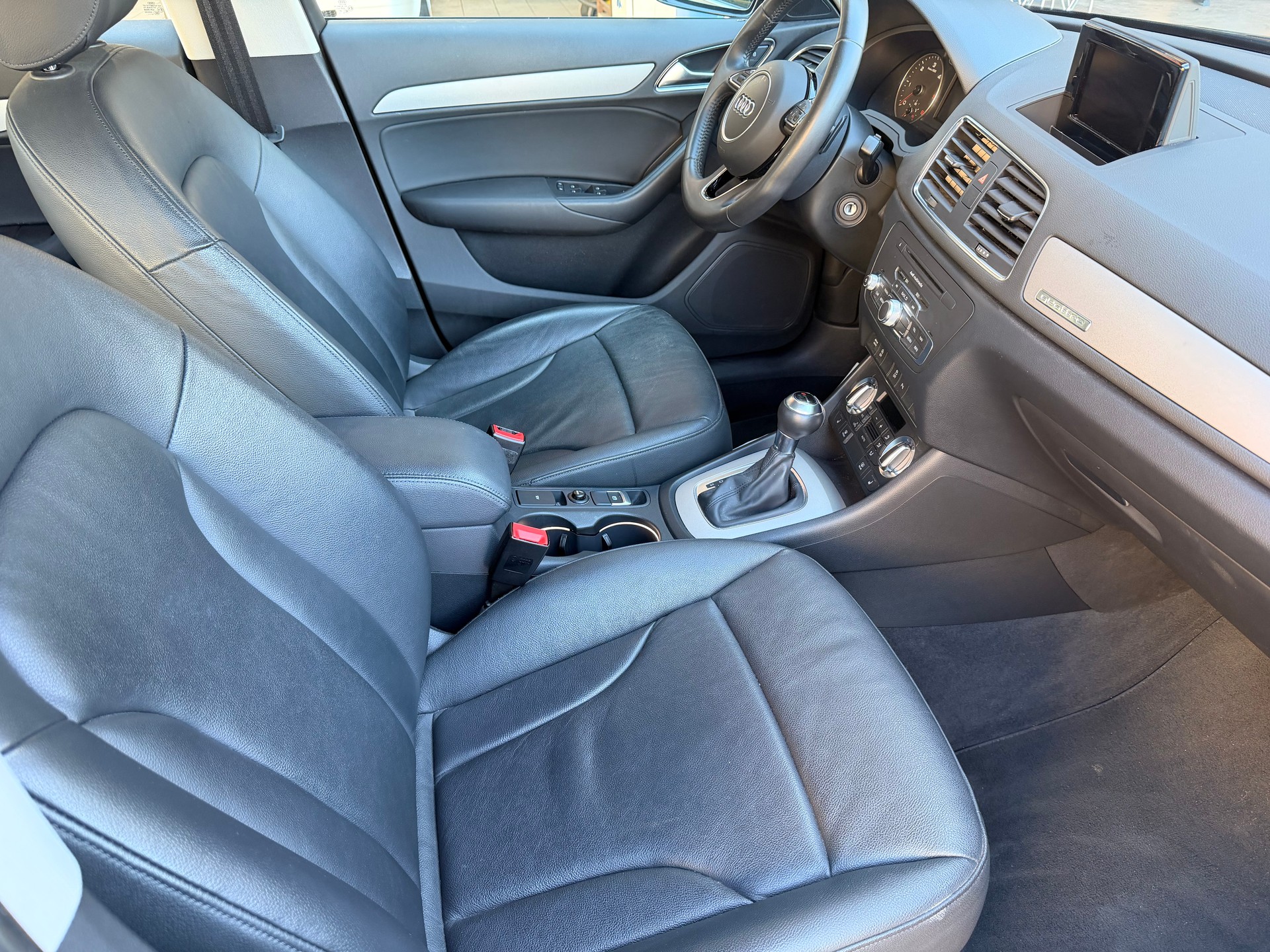 AUDI Q3 2.0 TDI quattro S-tronic-image-7