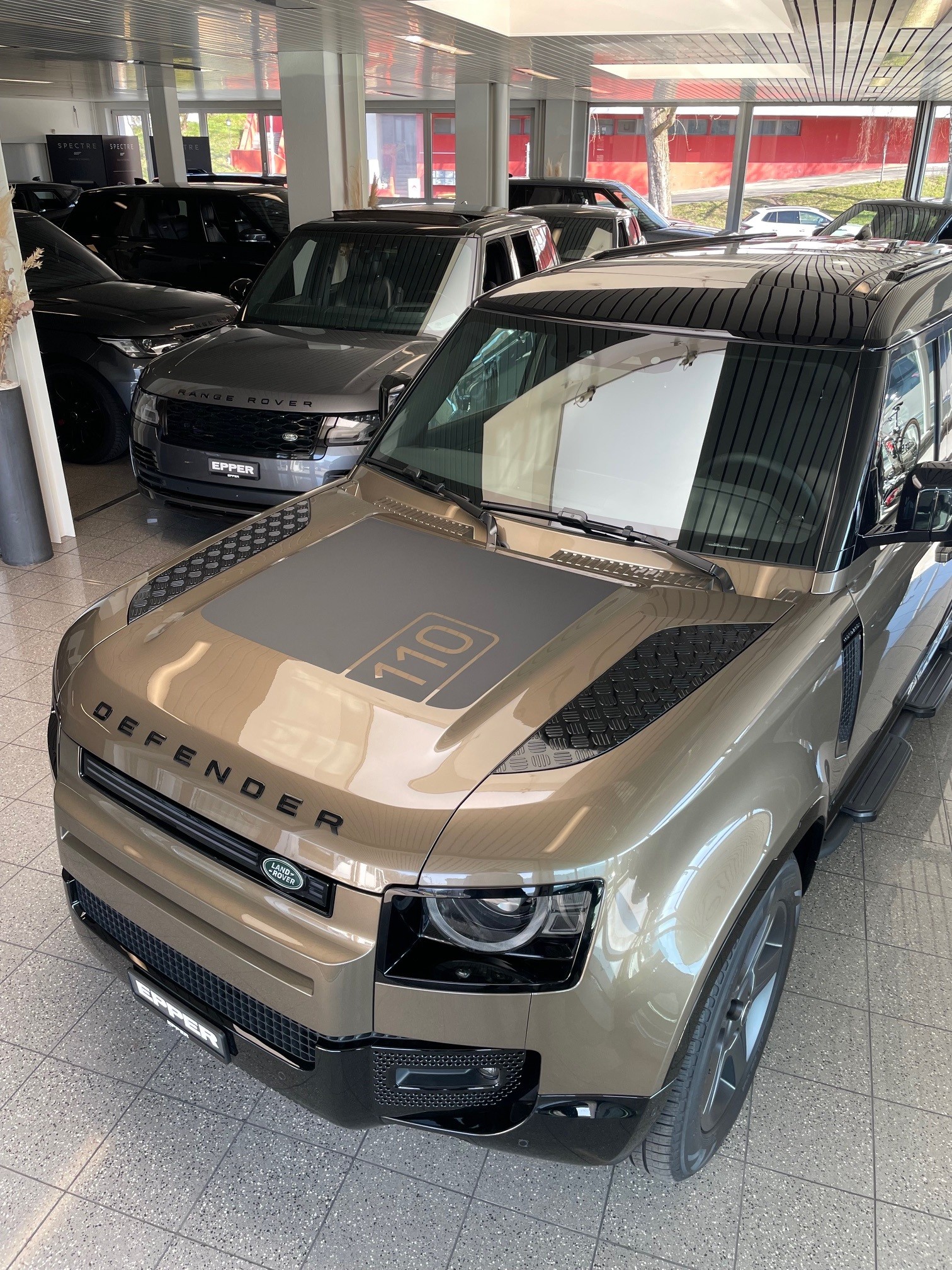 LAND ROVER Defender 110 3.0 D I6 250 X-Dynamic SE-image-26