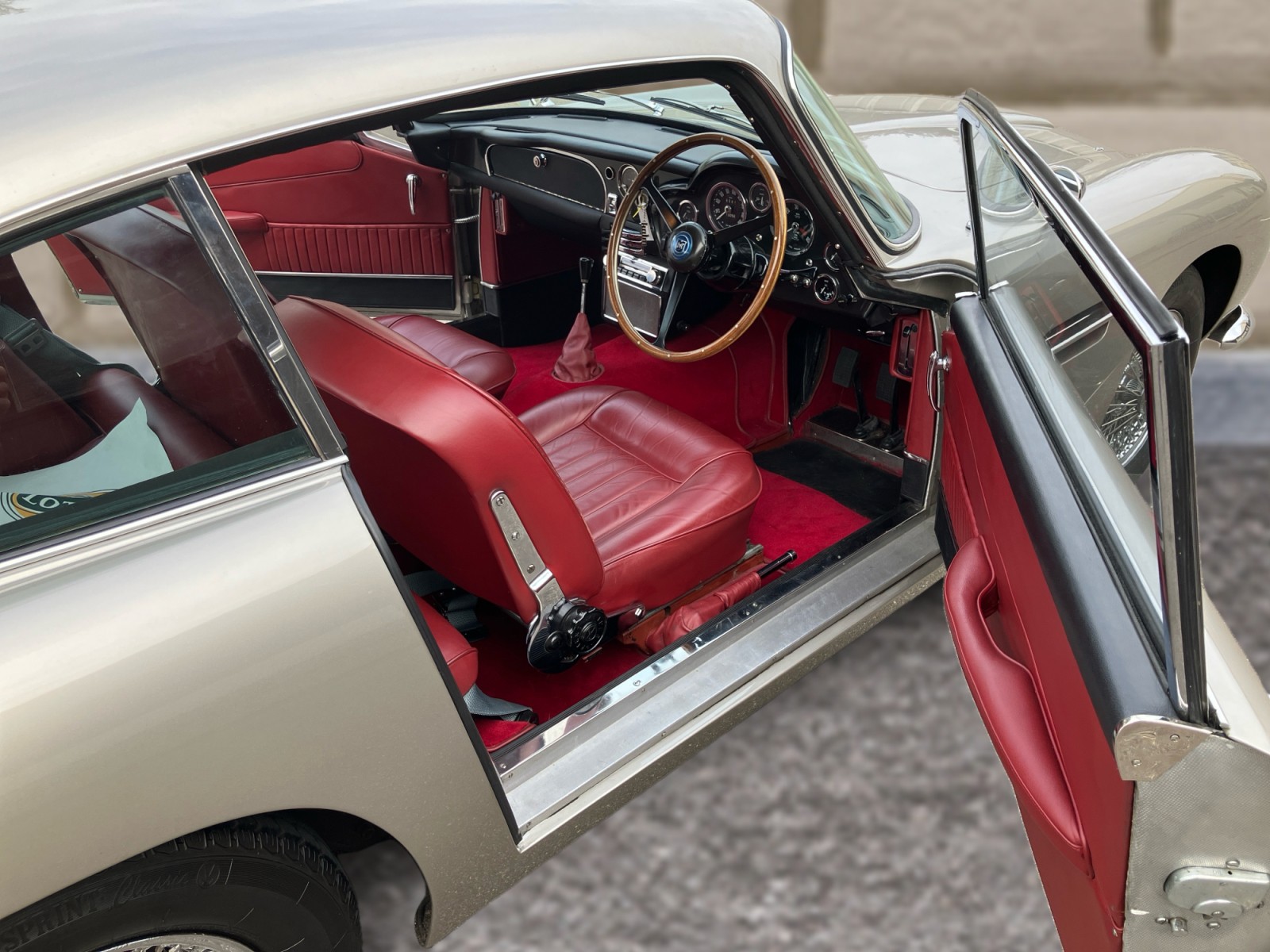 ASTON MARTIN DB5-image-7