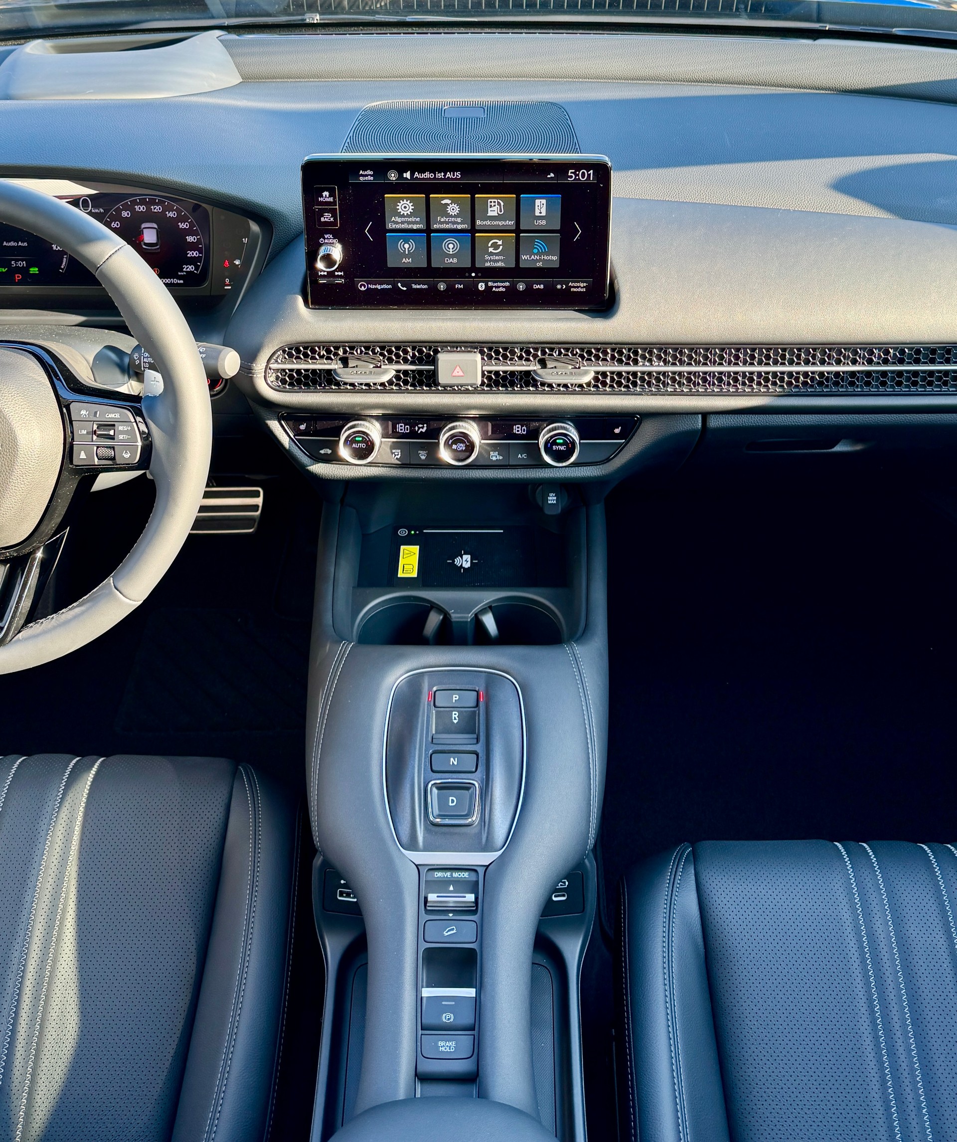 HONDA ZR-V 2.0i MMD Hybrid Advance Automatic in Premium Twinkle Black Pearl 1.9% Leasing Aktion-image-14