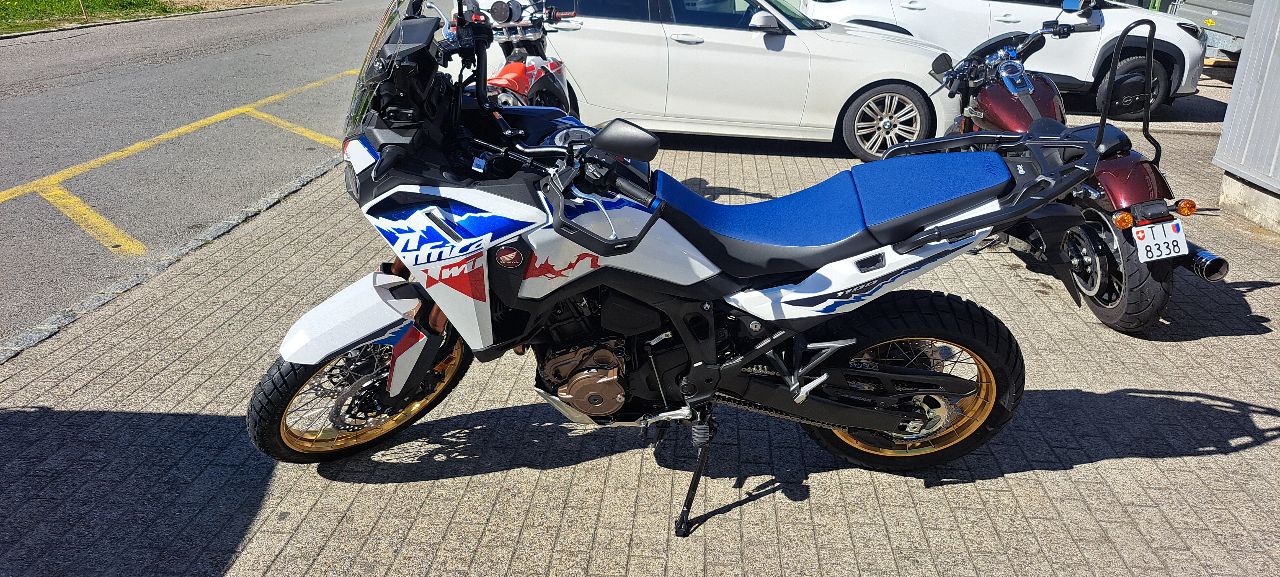 HONDA CRF 1100 Africa Twin-image-1