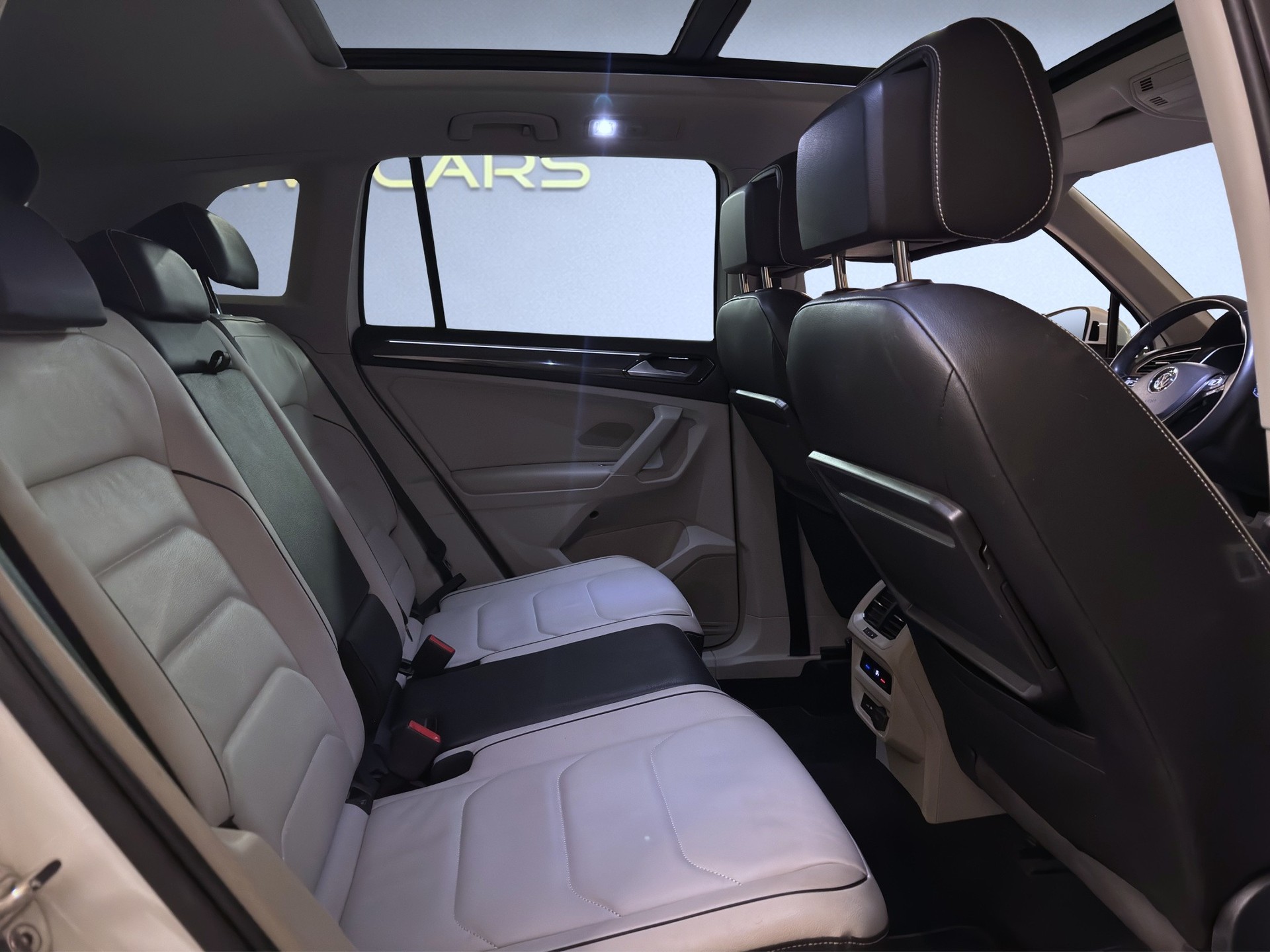 VW Tiguan 1.4TSI Comfortline R-Line 4Motion DSG-image-15