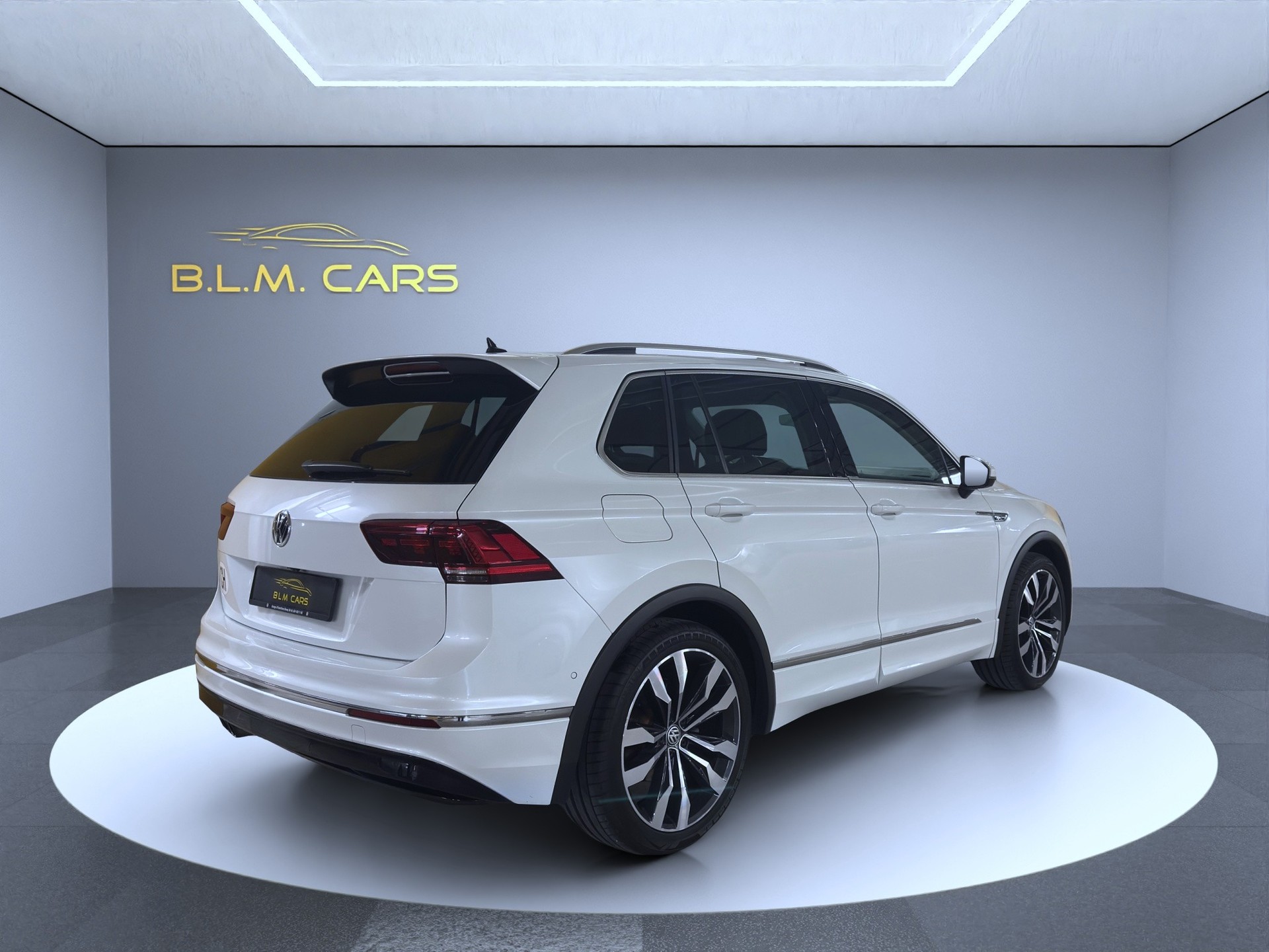 VW Tiguan 1.4TSI Comfortline R-Line 4Motion DSG-image-4