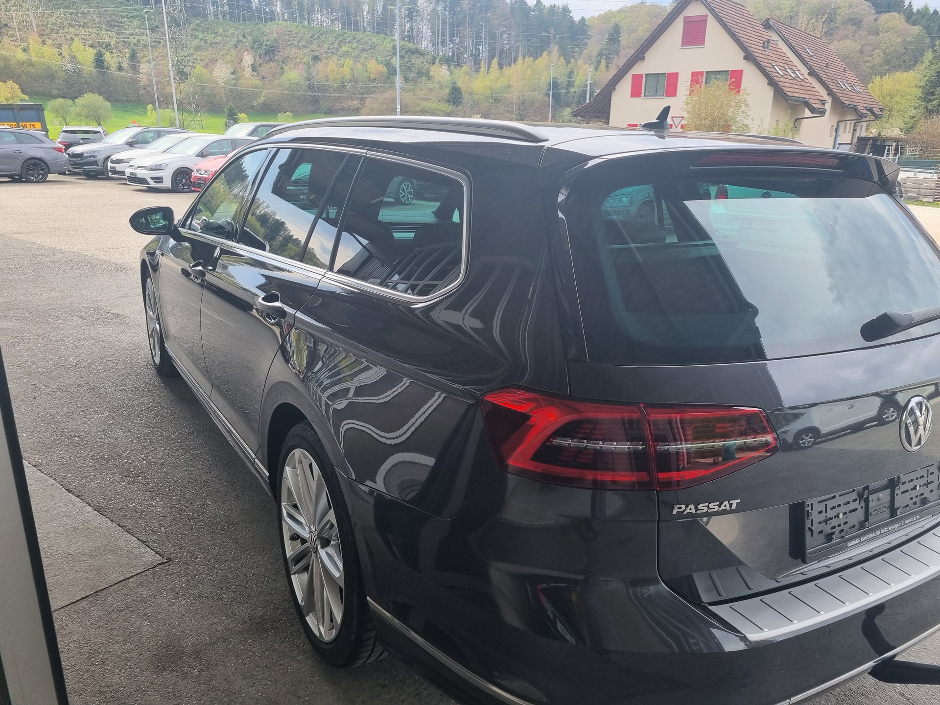 VW Passat Variant 2.0 TDI BMT Highline DSG 4Motion-image-5
