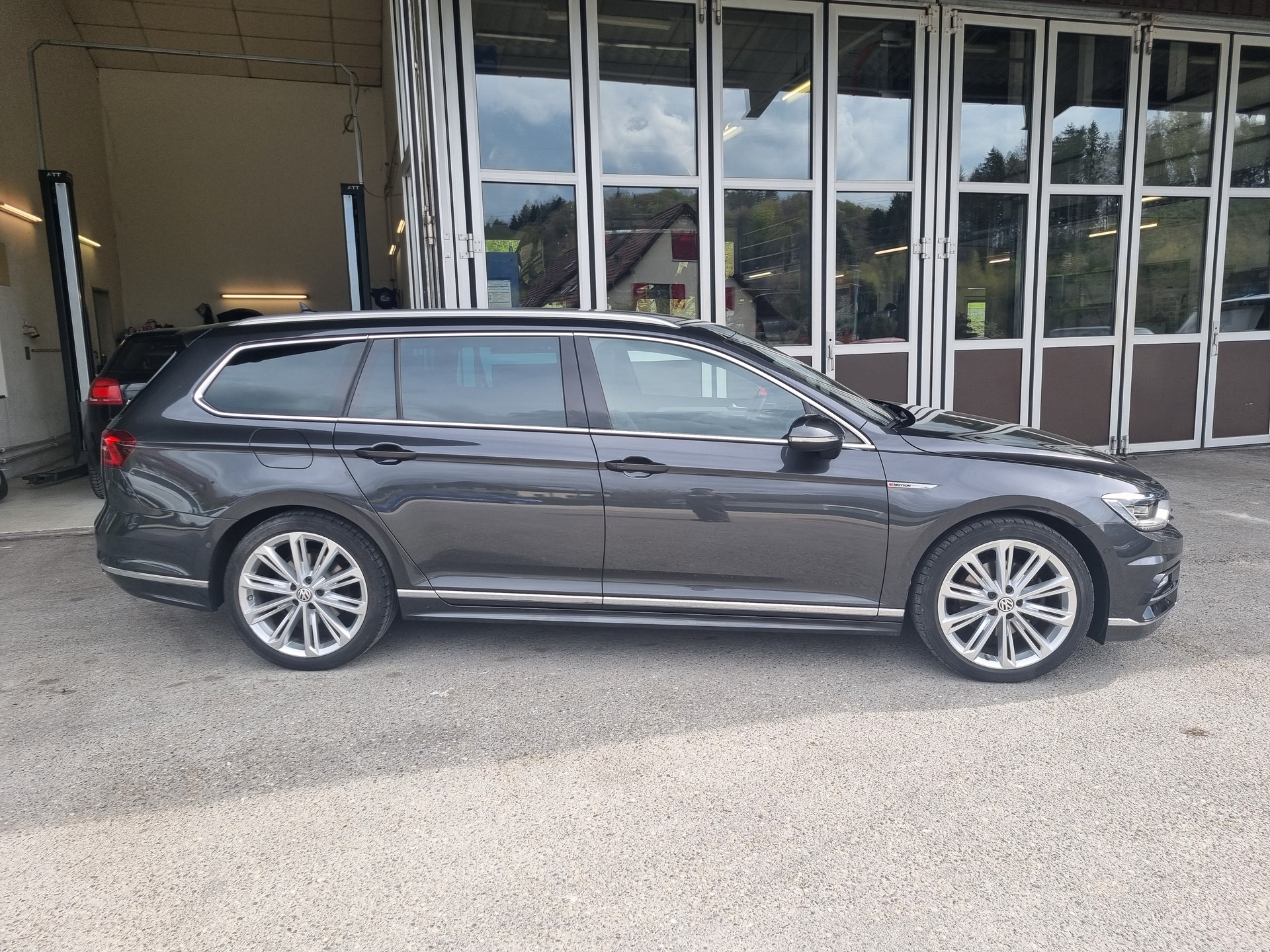 VW Passat Variant 2.0 TDI BMT Highline DSG 4Motion-showroom-element-2