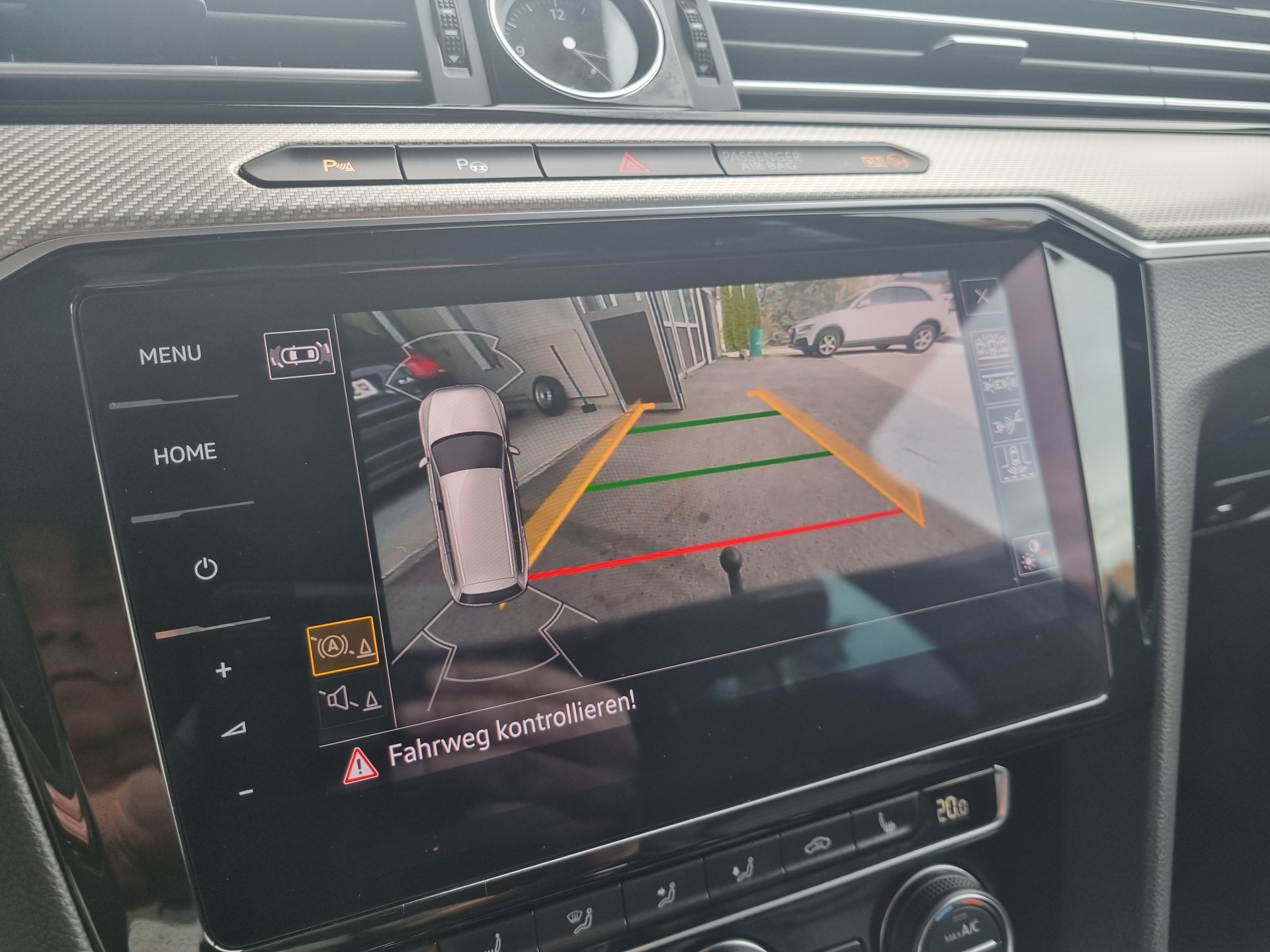 VW Passat Variant 2.0 TDI BMT Highline DSG 4Motion-image-13