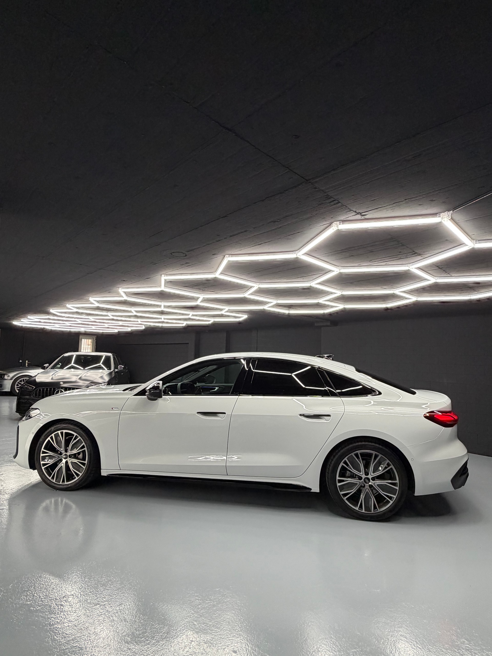 AUDI A5 Limousine 2.0 TFSI S-Tronic-showroom-element-2