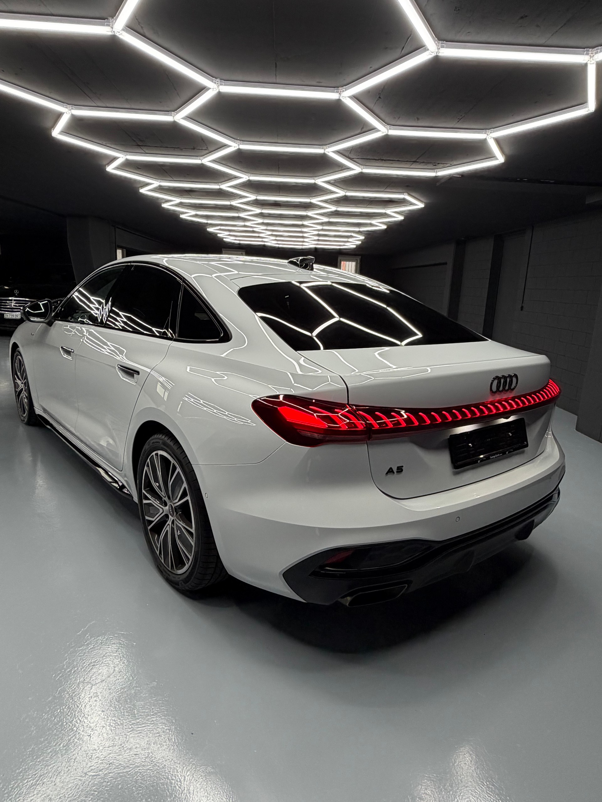 AUDI A5 Limousine 2.0 TFSI S-Tronic-showroom-element-3