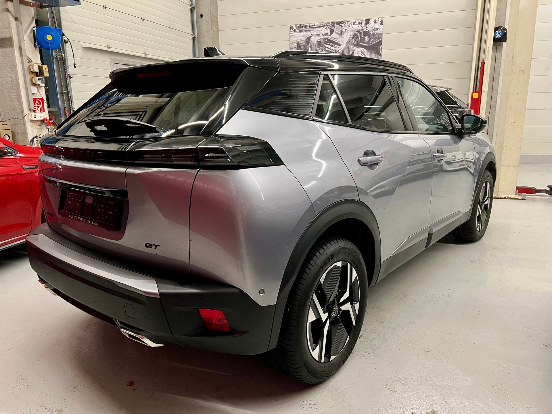 PEUGEOT 2008 1.2 PureTech GT EAT8-showroom-element-2