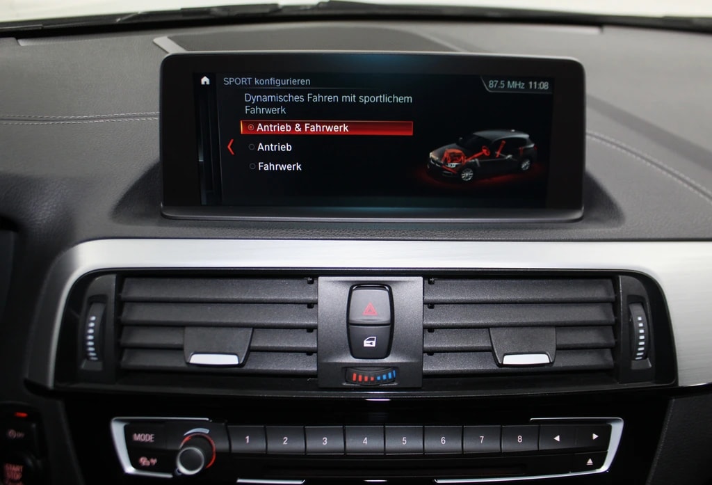 BMW M140i xDrive Swiss Performance Edition Paket Steptronic/ CH-Fahrzeug-image-24