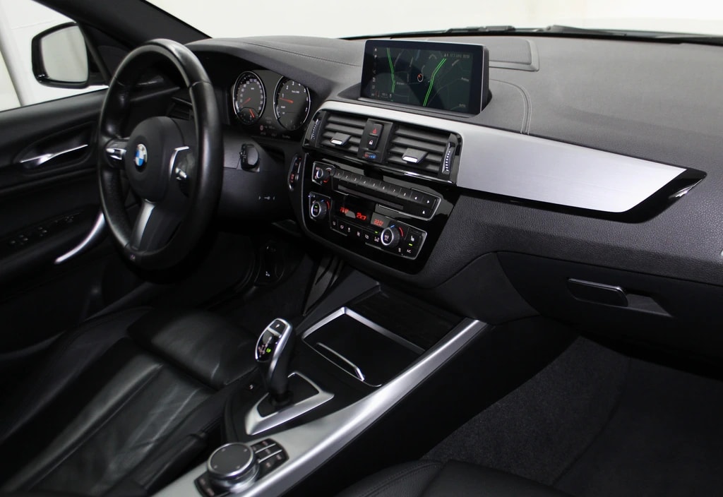 BMW M140i xDrive Swiss Performance Edition Paket Steptronic/ CH-Fahrzeug-image-11