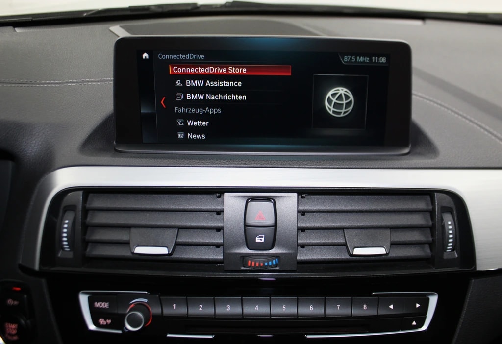 BMW M140i xDrive Swiss Performance Edition Paket Steptronic/ CH-Fahrzeug-image-23