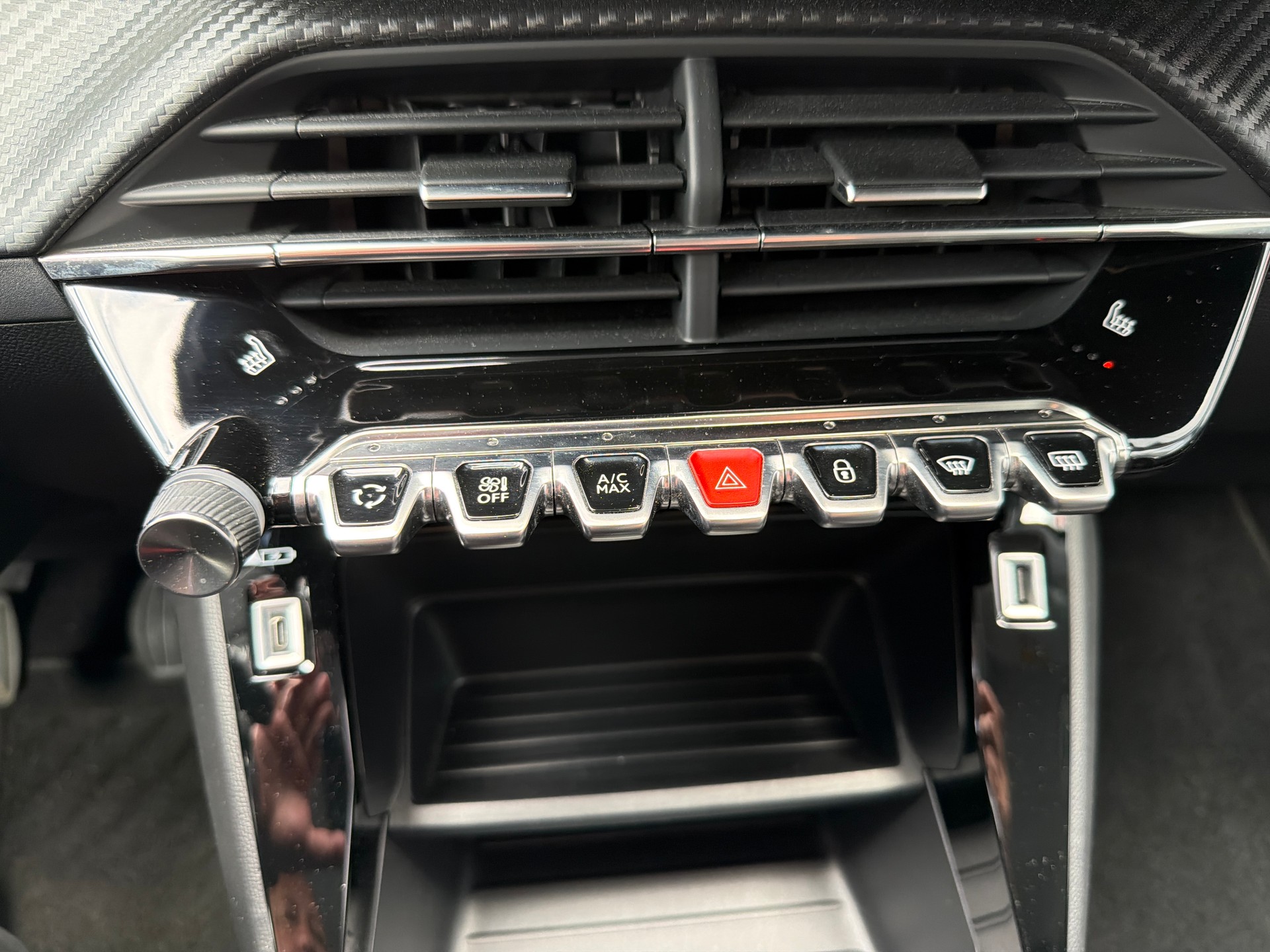 PEUGEOT 208 1.2 PureTech Active Pack-image-12