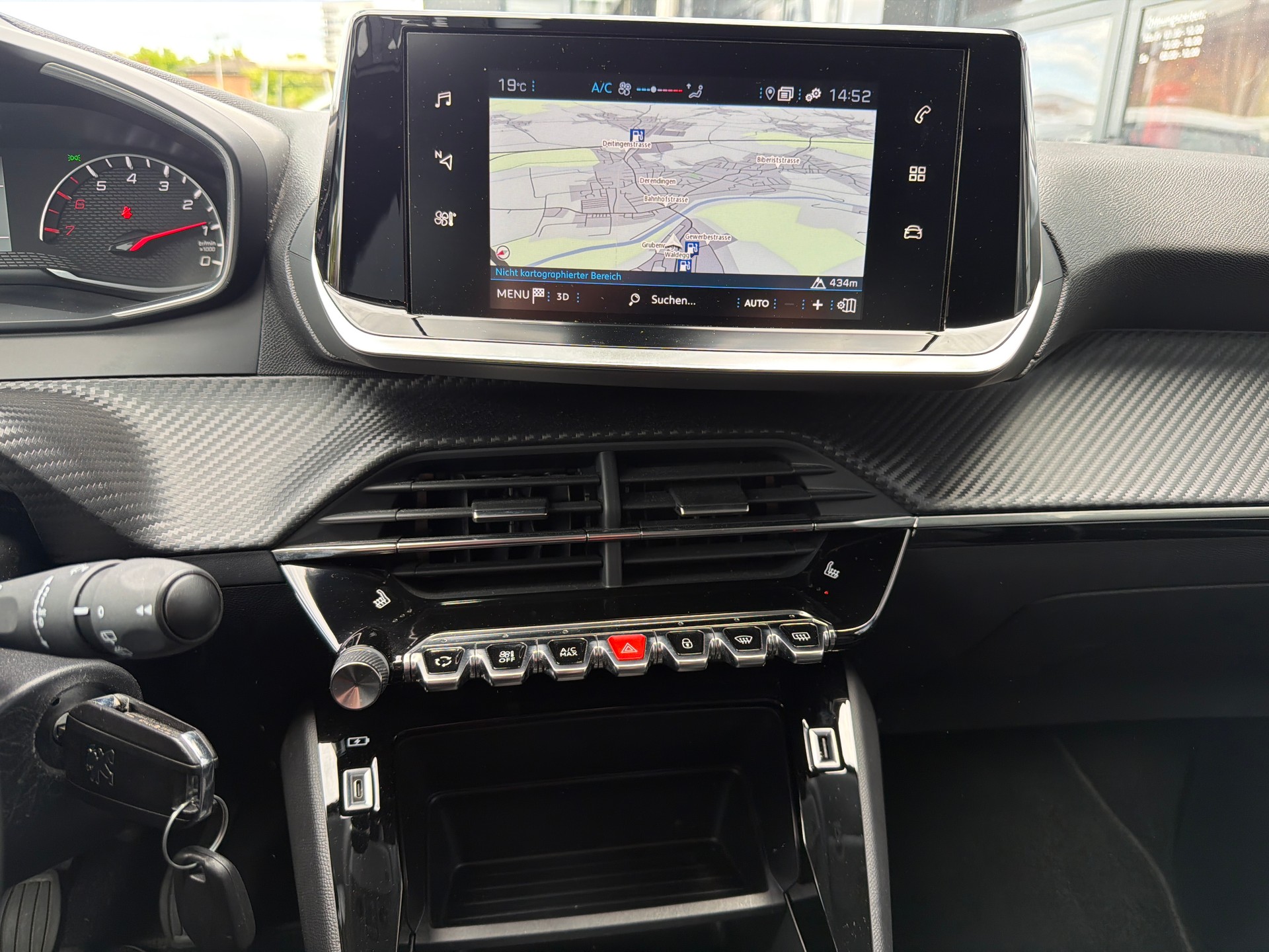 PEUGEOT 208 1.2 PureTech Active Pack-image-10