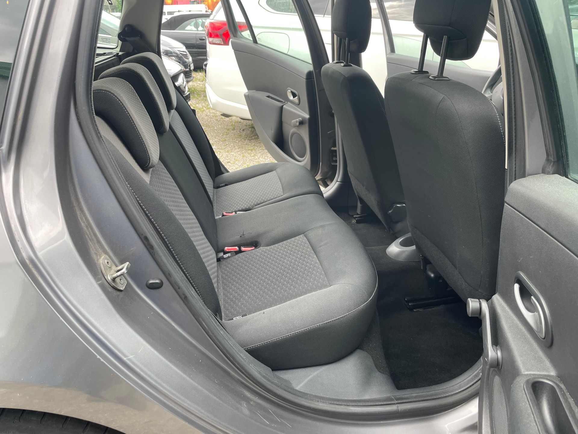RENAULT Clio Grandtour 1.5 dCi Expression-image-9