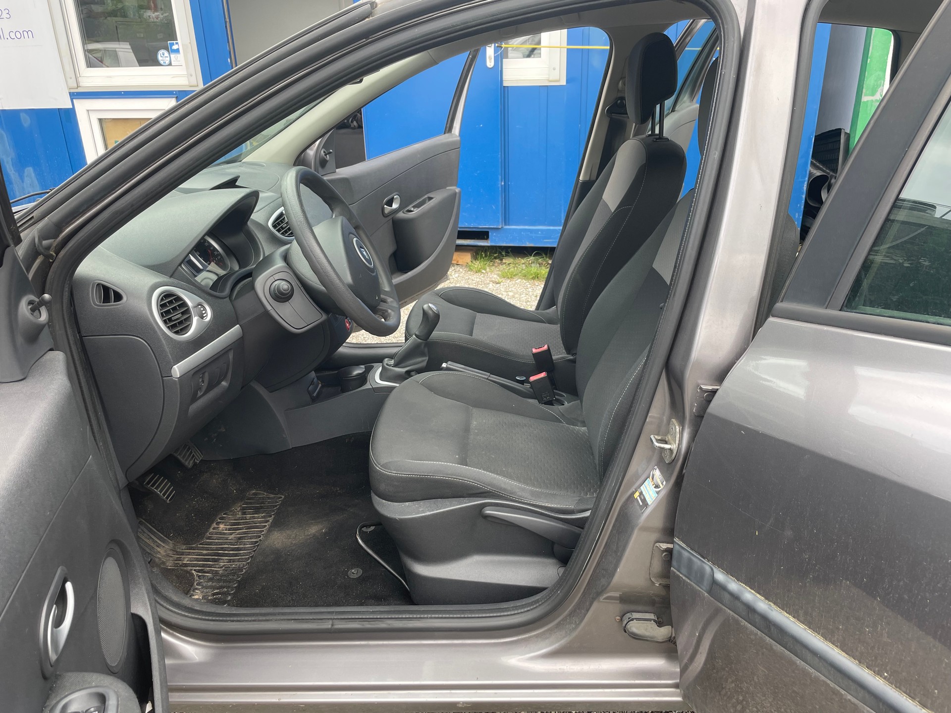 RENAULT Clio Grandtour 1.5 dCi Expression-image-5