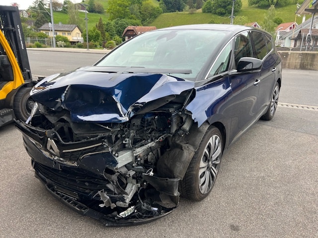 RENAULT Grand Scénic 1.8 dCi Intens Pack Advantage EDC-image-8