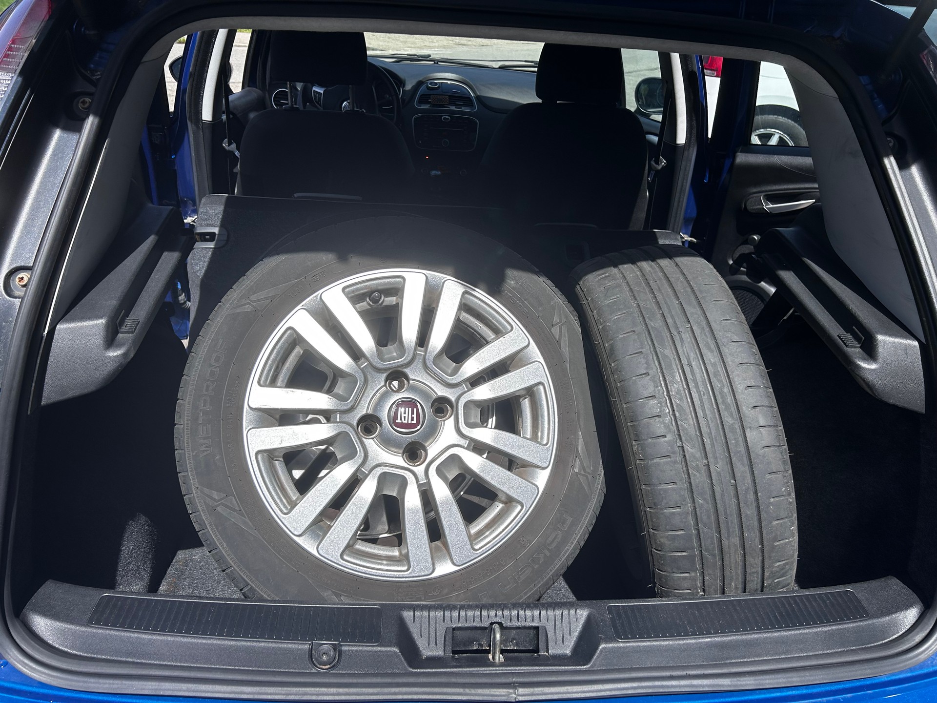 FIAT Punto 1.4 Easy-image-12