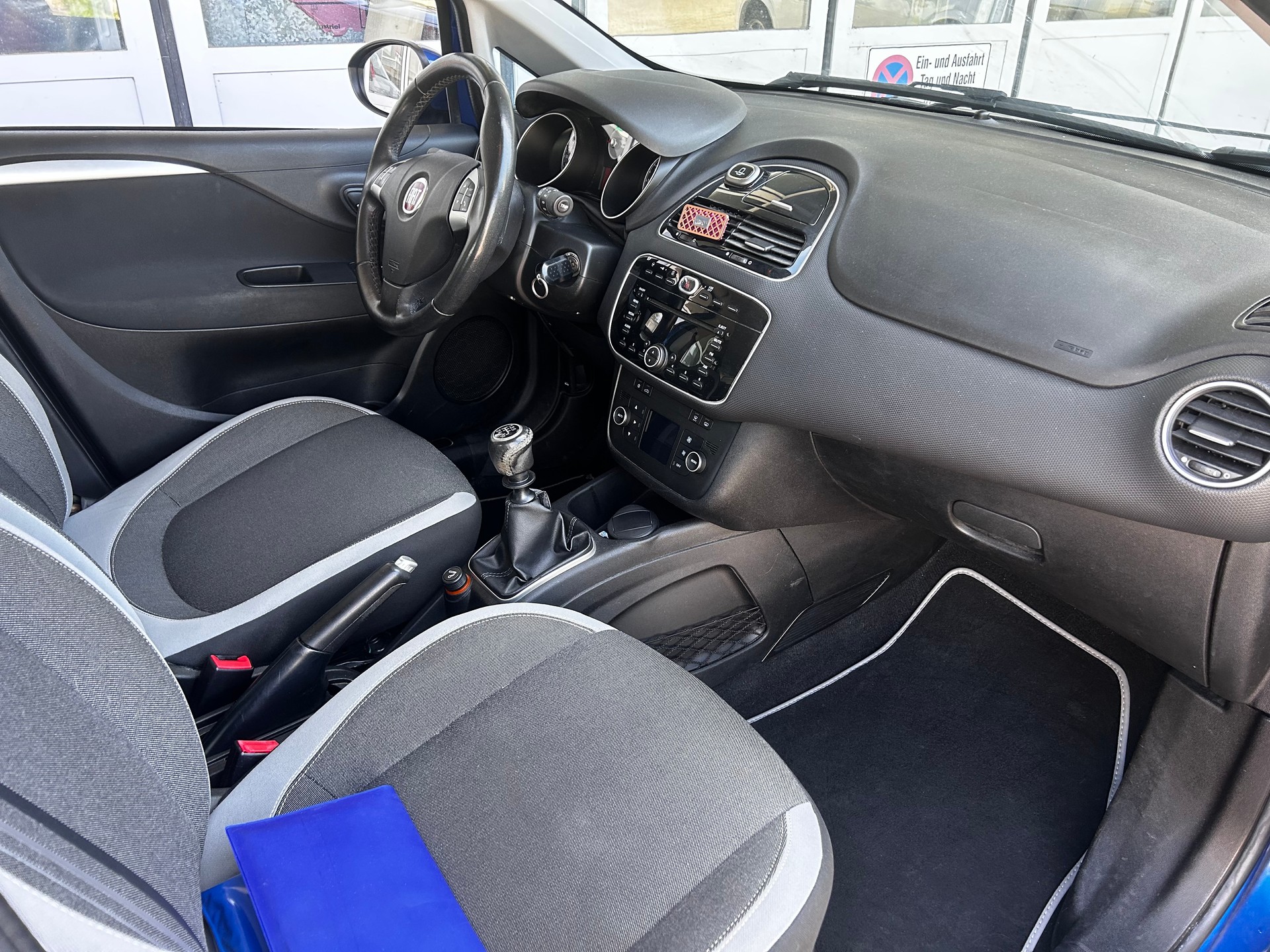 FIAT Punto 1.4 Easy-image-8