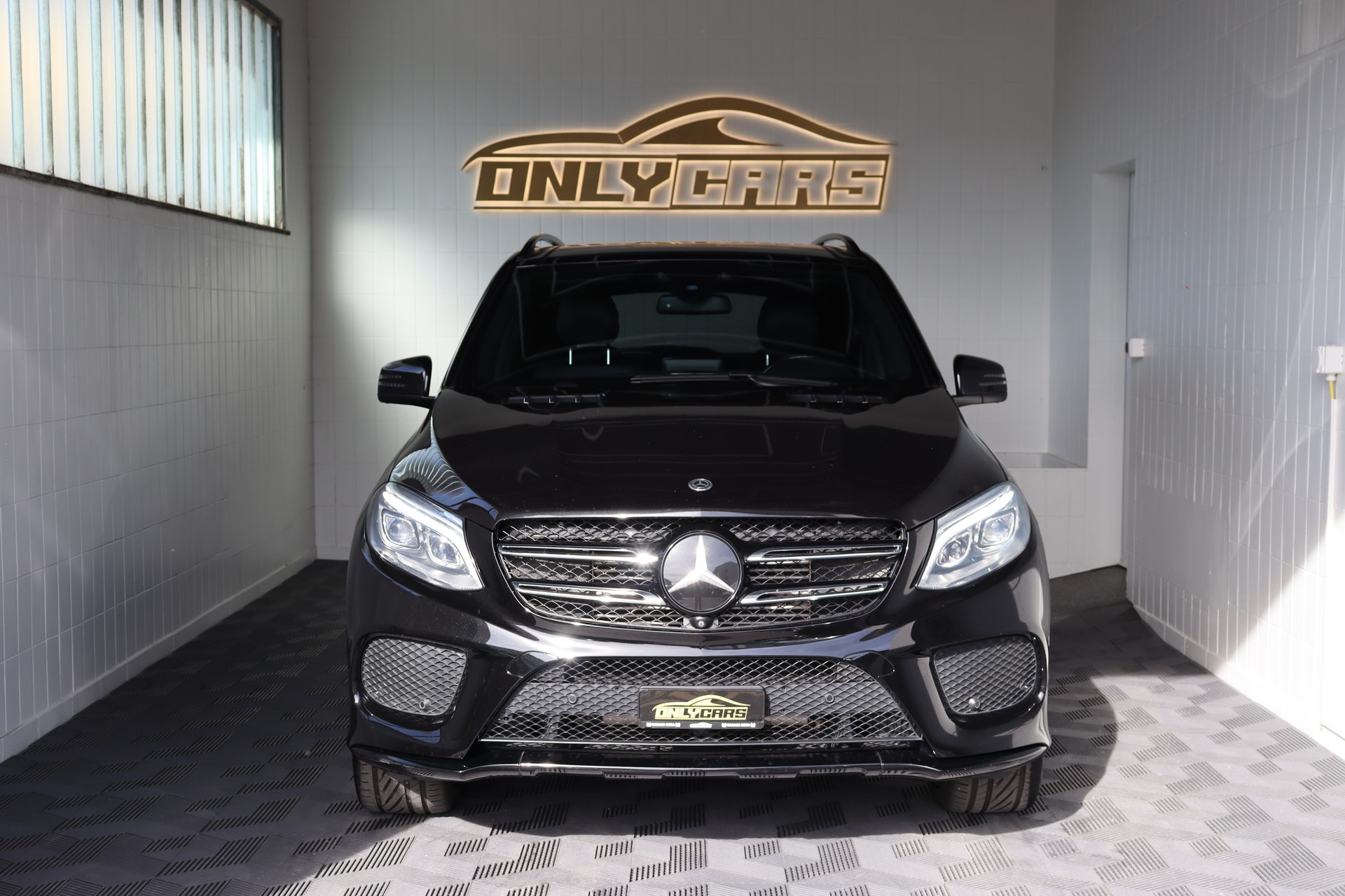 MERCEDES-BENZ GLE 350 d Executive 4Matic 9G-Tronic-showroom-element-1