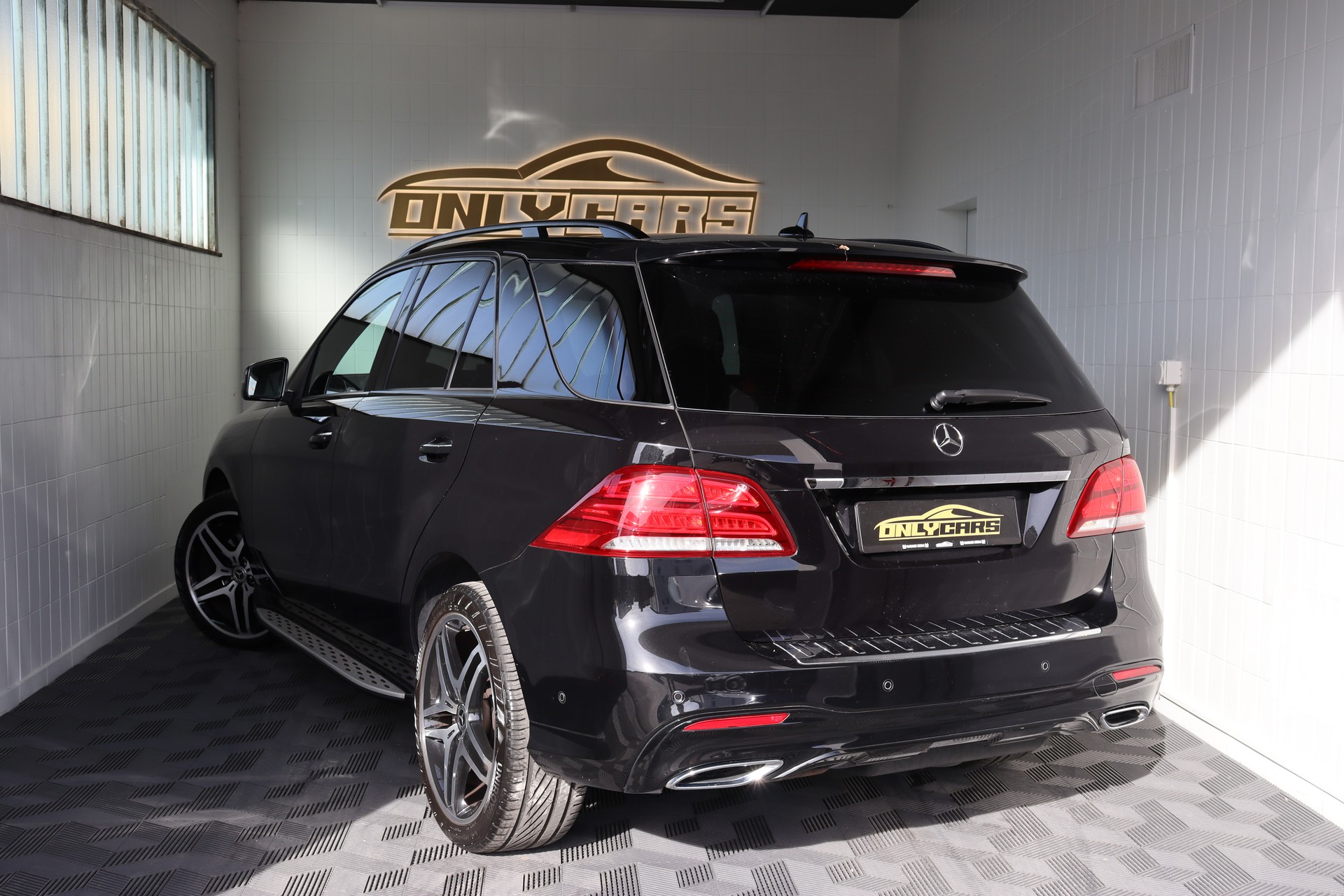 MERCEDES-BENZ GLE 350 d Executive 4Matic 9G-Tronic-image-25