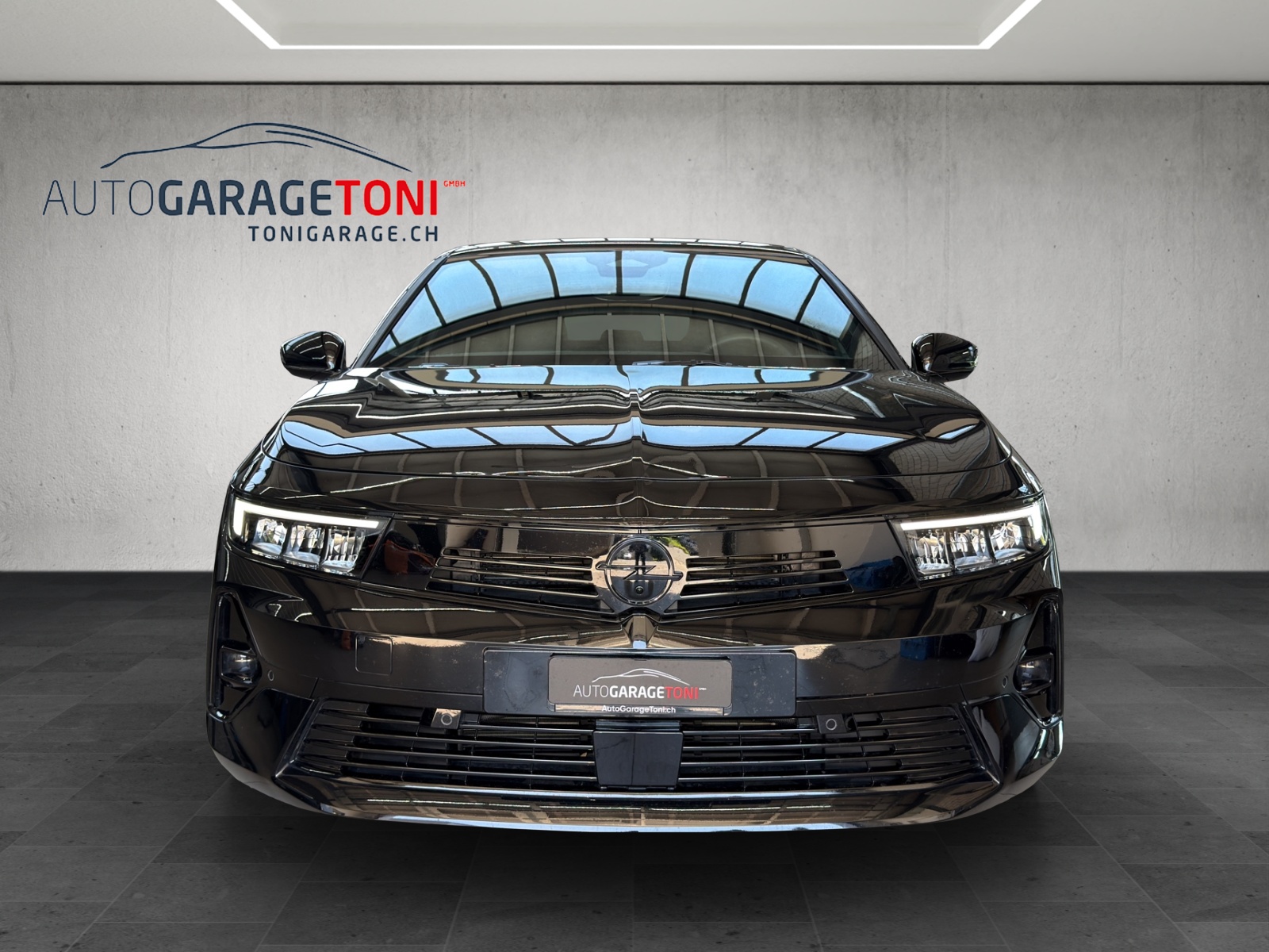 OPEL Astra Sports Tourer 1.2i Turbo GS A-showroom-element-2
