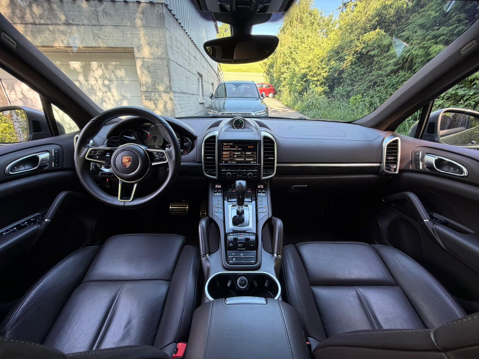 PORSCHE Cayenne S-image-22