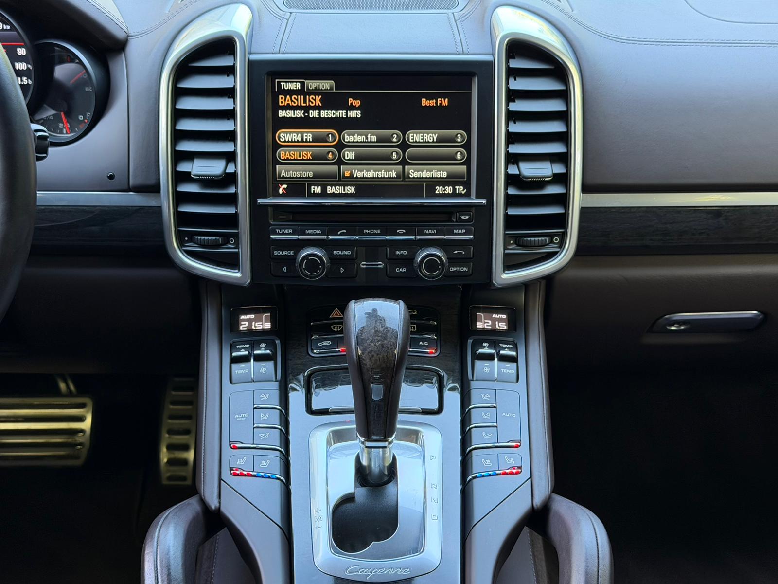 PORSCHE Cayenne S-image-24