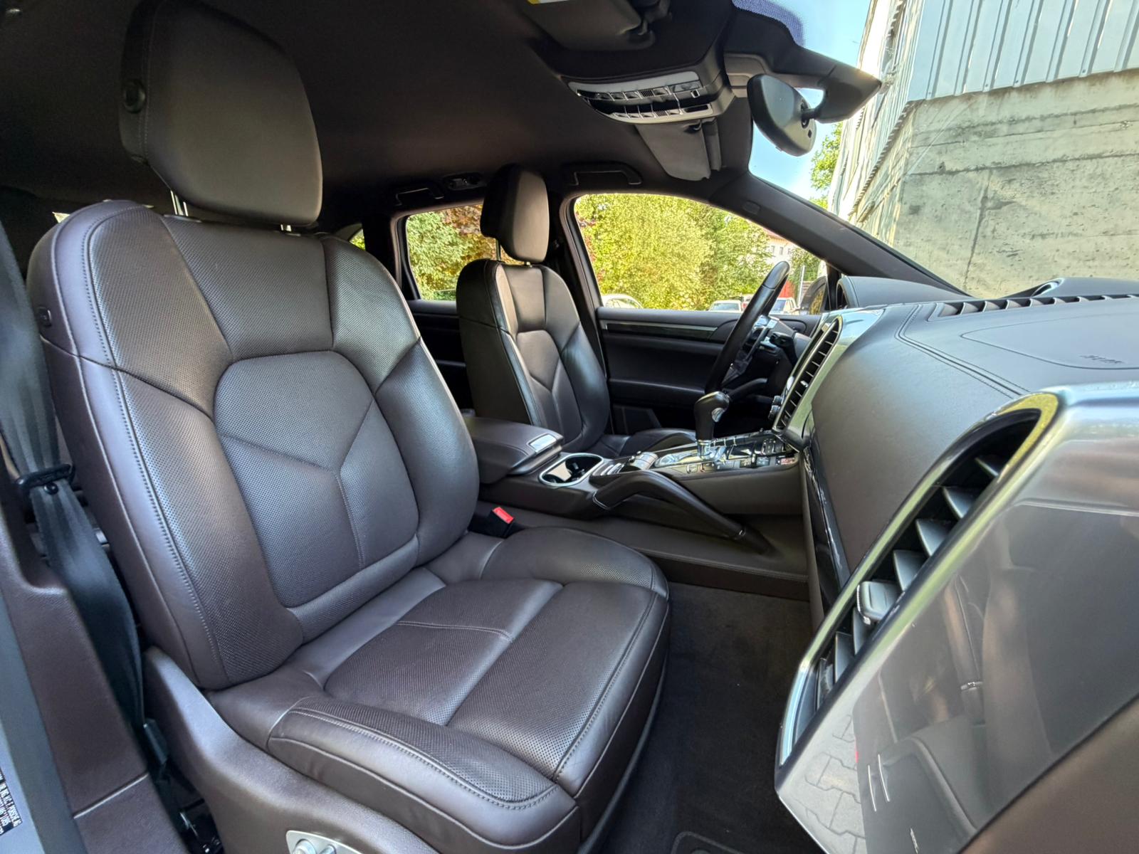 PORSCHE Cayenne S-image-18