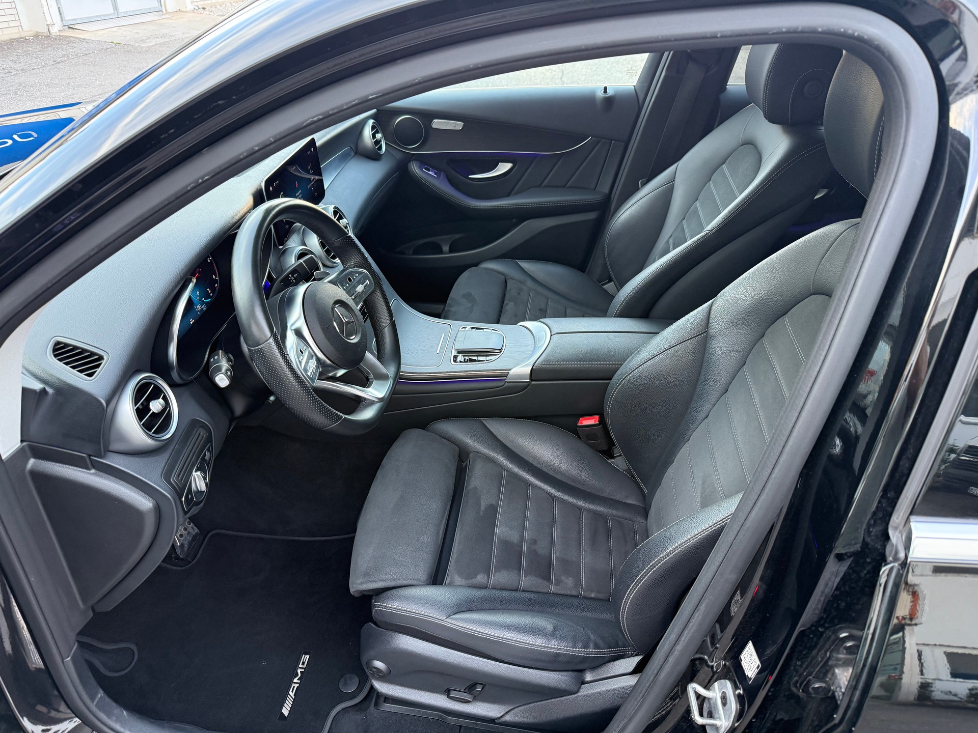 MERCEDES-BENZ GLC 220 d AMG Line 4m-image-12