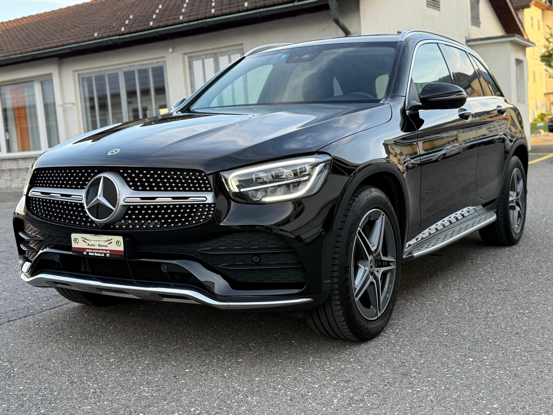 MERCEDES-BENZ GLC 220 d AMG Line 4m-showroom-element-1