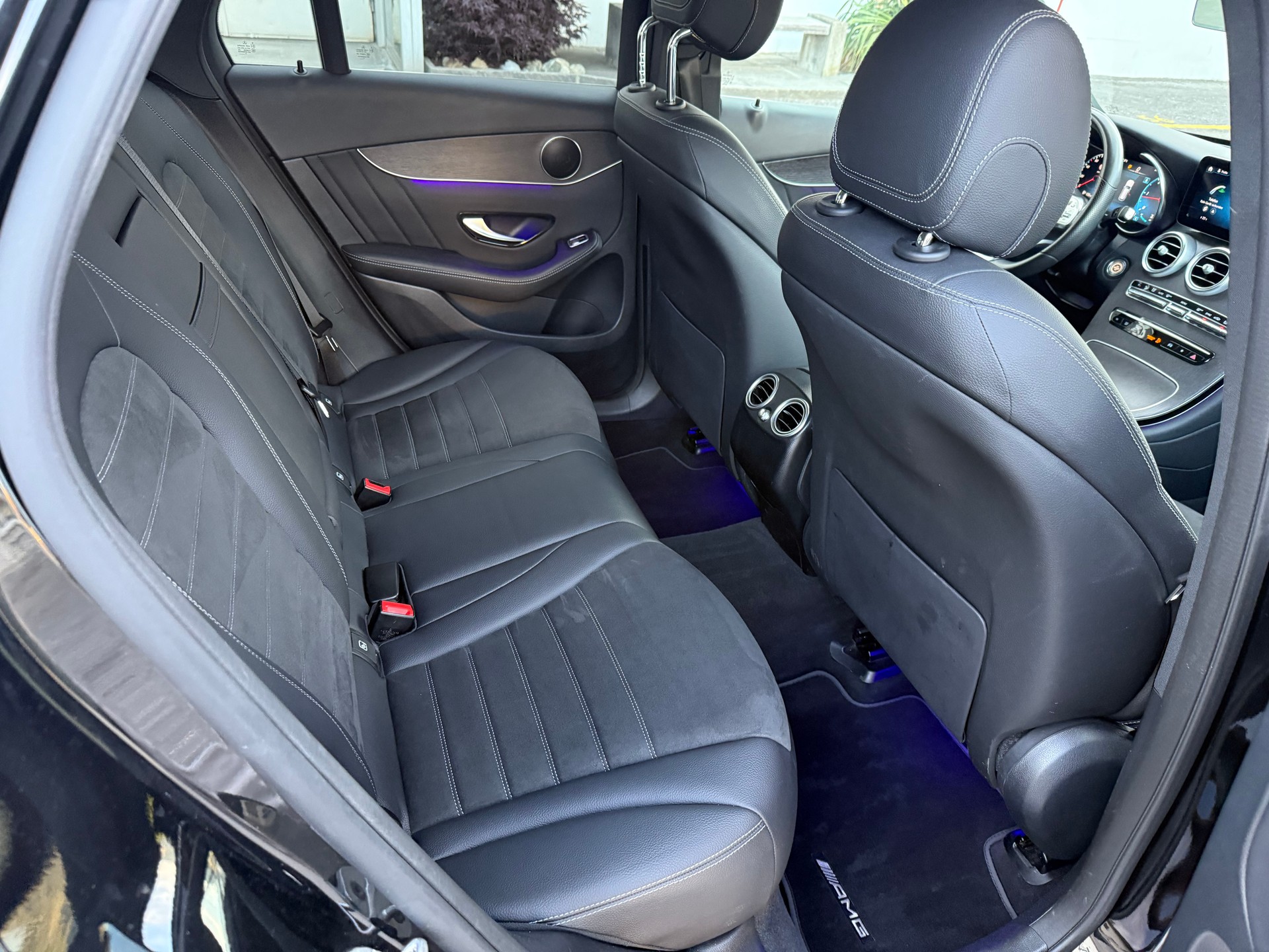 MERCEDES-BENZ GLC 220 d AMG Line 4m-image-26