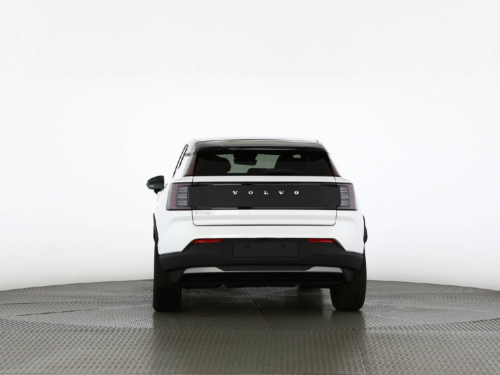 VOLVO EX 30 Cross Country P8 Twin Performance AWD-image-9