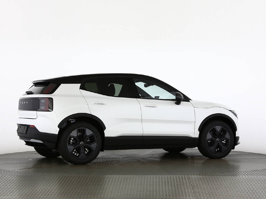 VOLVO EX 30 Cross Country P8 Twin Performance AWD-image-14