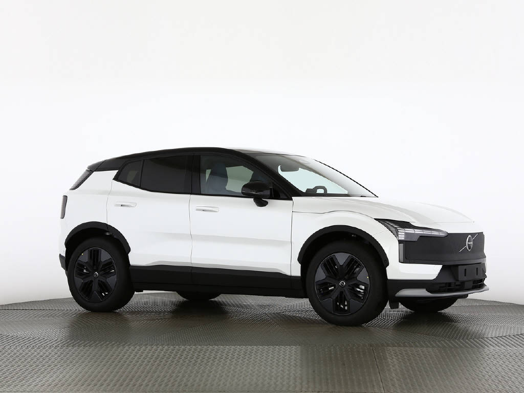 VOLVO EX 30 Cross Country P8 Twin Performance AWD-image-18