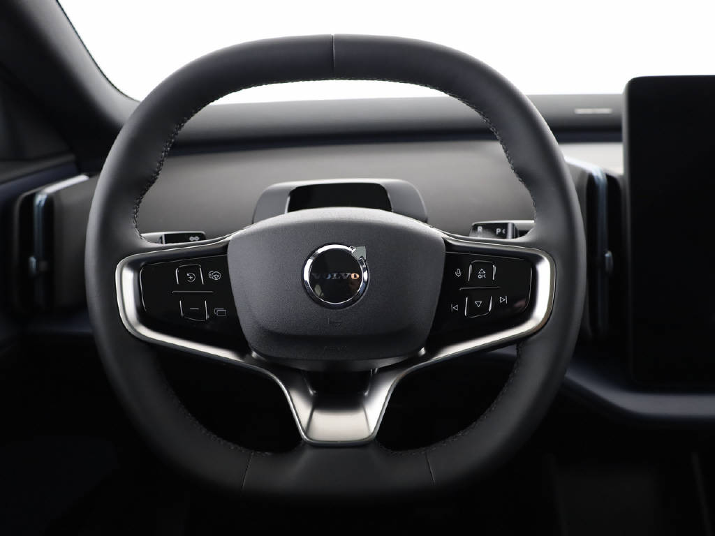 VOLVO EX 30 Cross Country P8 Twin Performance AWD-image-29