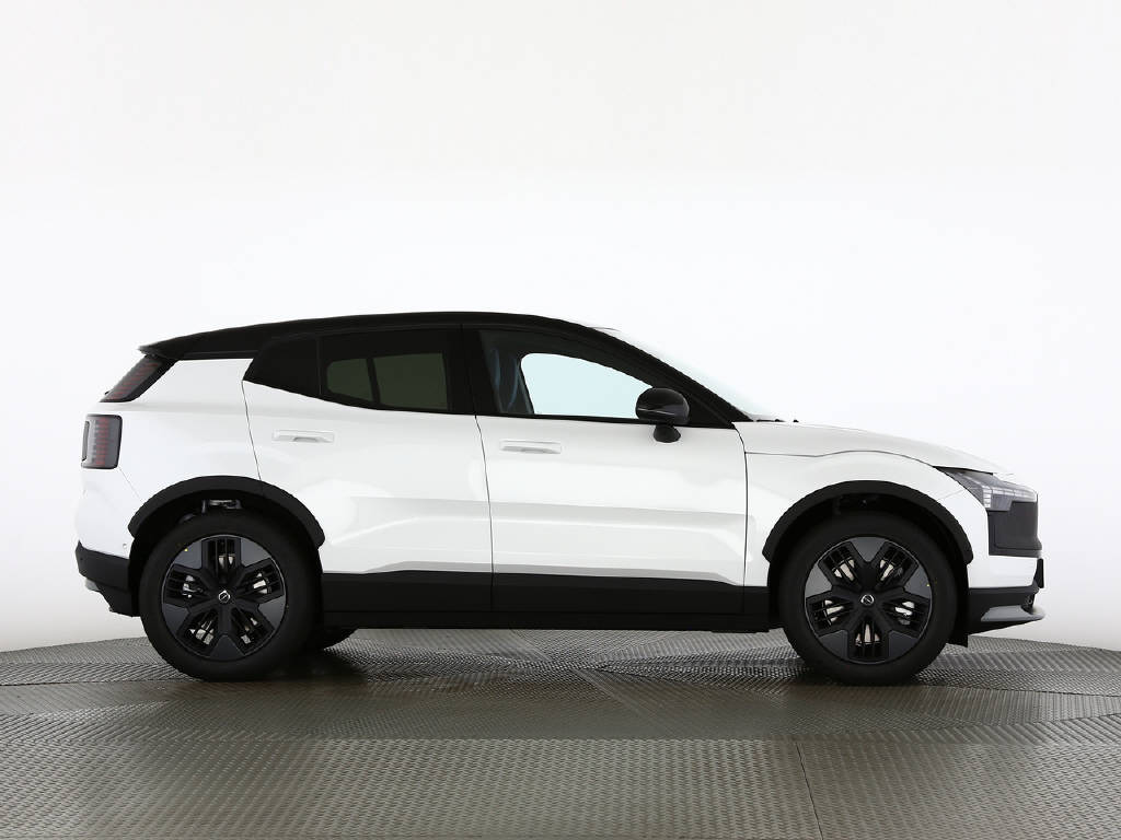 VOLVO EX 30 Cross Country P8 Twin Performance AWD-image-16