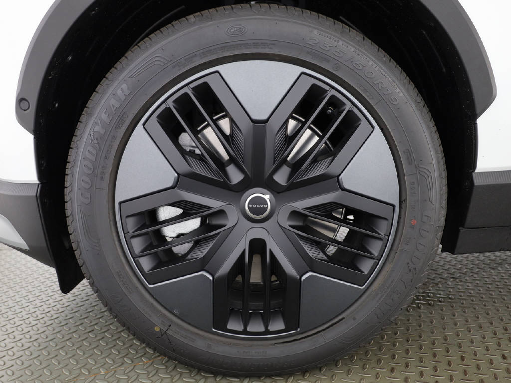 VOLVO EX 30 Cross Country P8 Twin Performance AWD-image-31
