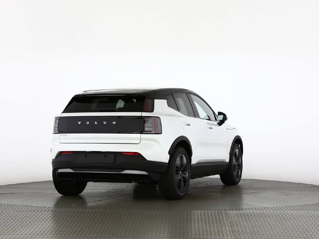 VOLVO EX 30 Cross Country P8 Twin Performance AWD-image-11