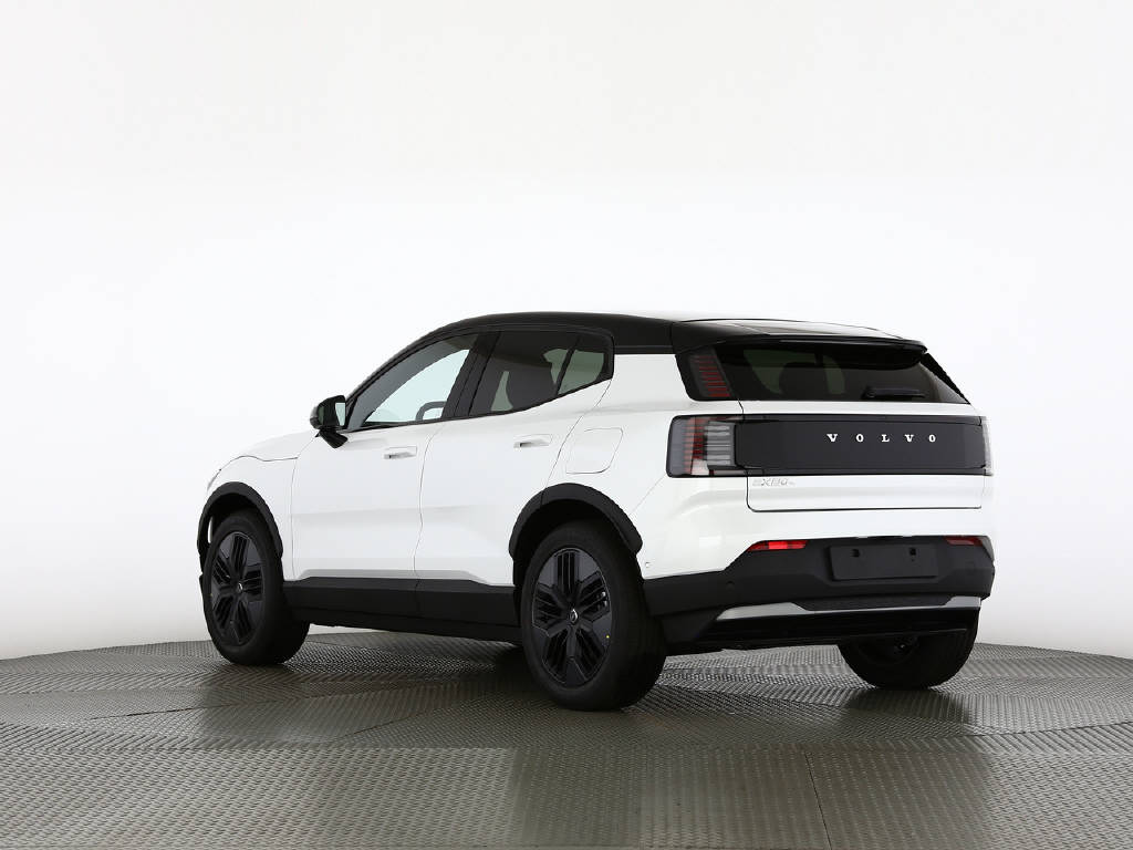 VOLVO EX 30 Cross Country P8 Twin Performance AWD-image-8