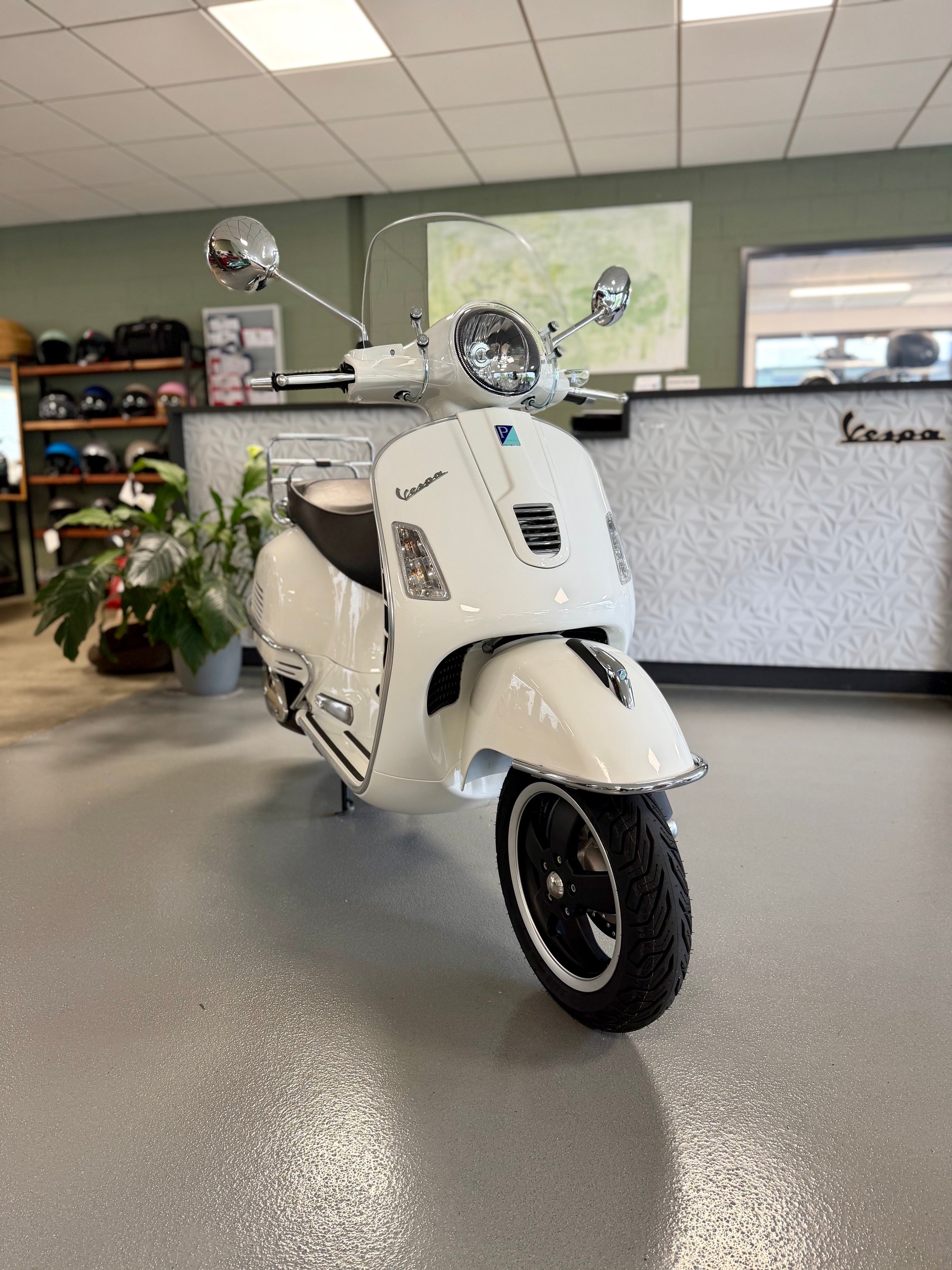 PIAGGIO Vespa GTS Super 300 i.e-image-0