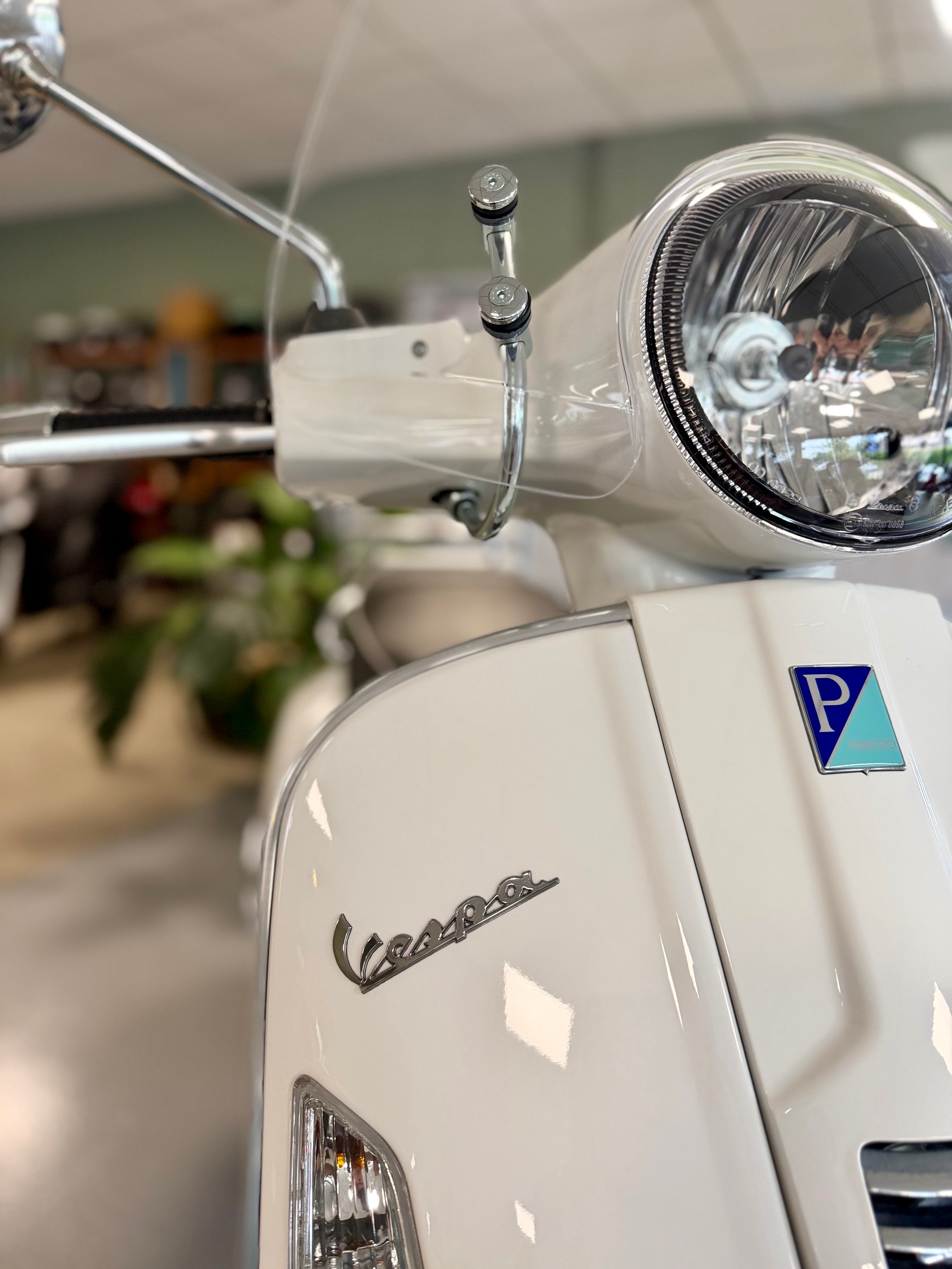 PIAGGIO Vespa GTS Super 300 i.e-image-9